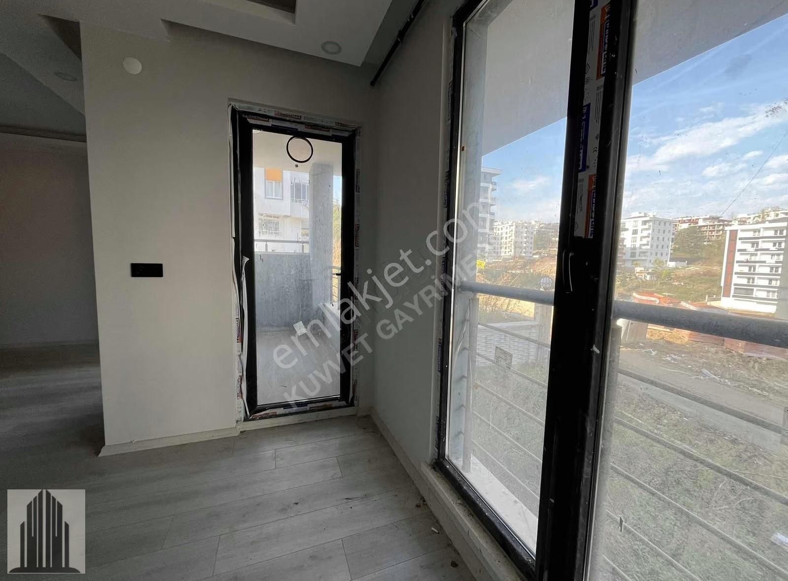 Kuvvet'ten Körfez Pamukluda Fırsatlık Salon Ayrı, Geniş 1+1 - Görsel 3