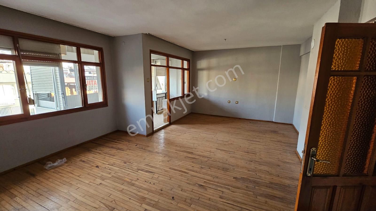 Yuvam Gayrimenkul'den Salihli Cumhuriyet Mah. Karacalar Fırının Doğusunda Satılık 3+1 Daire150m2