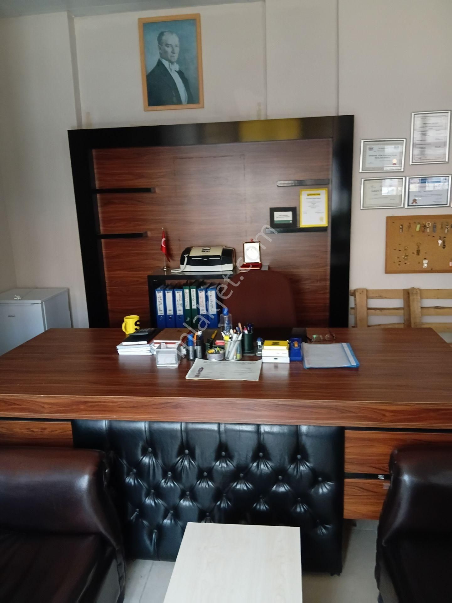 Full Yapılı Cadde Üzeri İşyeri