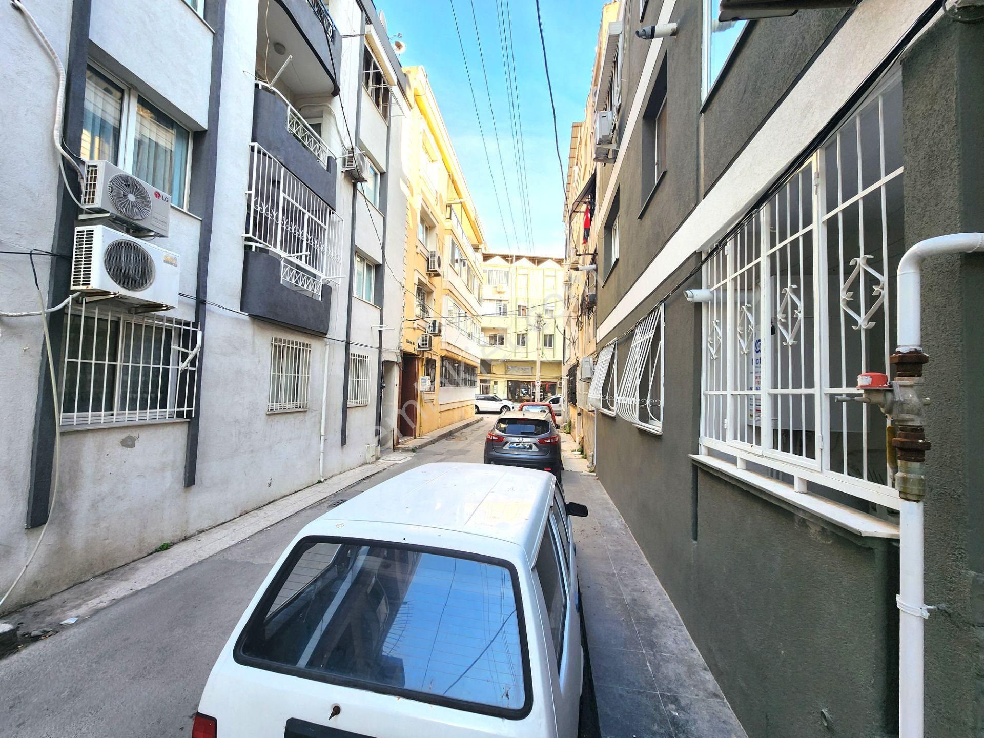 Remax Arma’dan, Buca Şirinyer İzban Karşısında, Eşyalı, 2+1, Kiralık Daire - Görsel 3