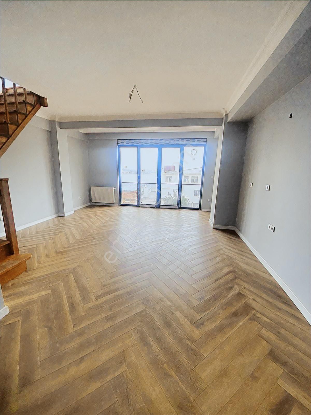 Üsküdar Selimiye'de Otoparklı, Kapanmaz Manzaralı Dubleks - Görsel 10