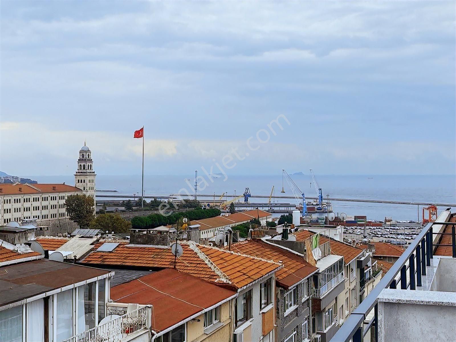 Üsküdar Selimiye'de Otoparklı, Kapanmaz Manzaralı Dubleks - Görsel 9
