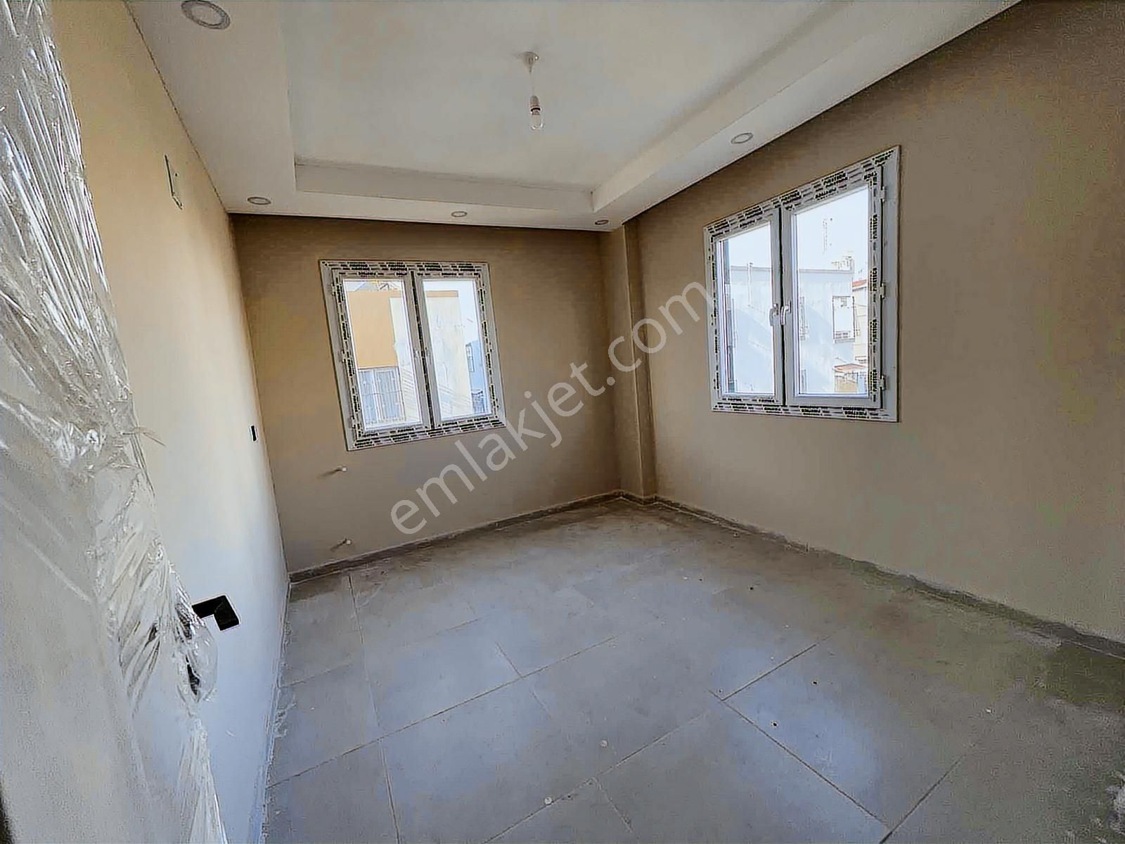 Yesiltepe'de Yenı Yapı Balkonlu Cok Geniş Ebeveynli 3+1 K.mutfak - Görsel 4