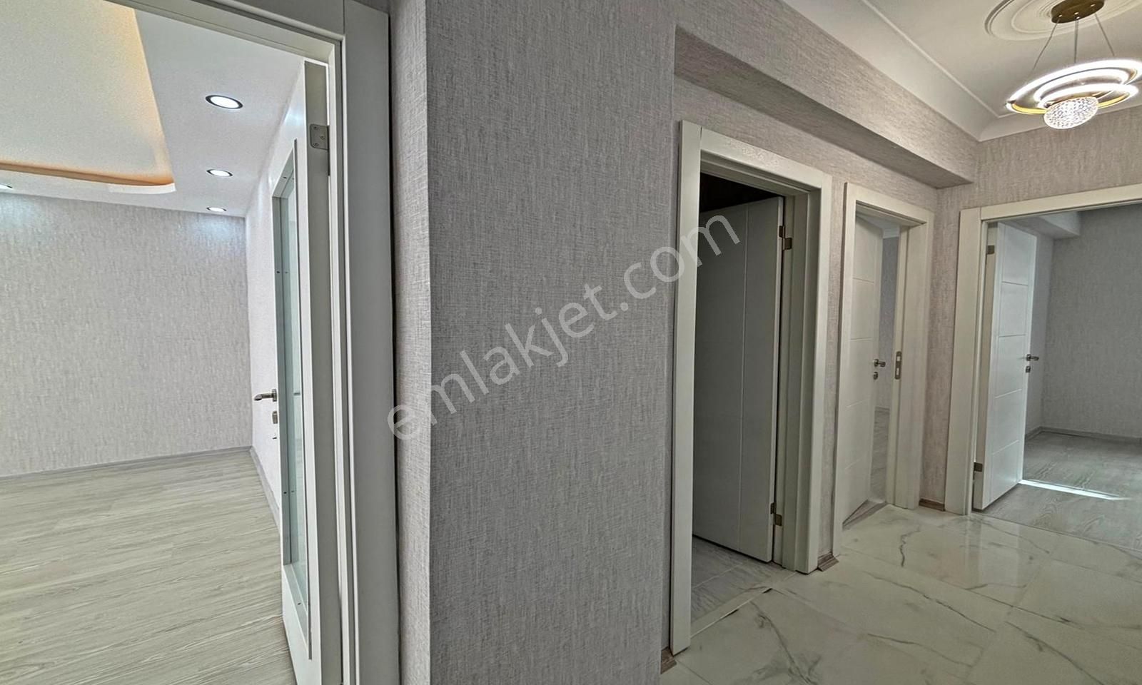 Bulvar'dan Karakaya'da Cadde Yakını Geniş Masrafsız 3+1 Daire!! - Görsel 17