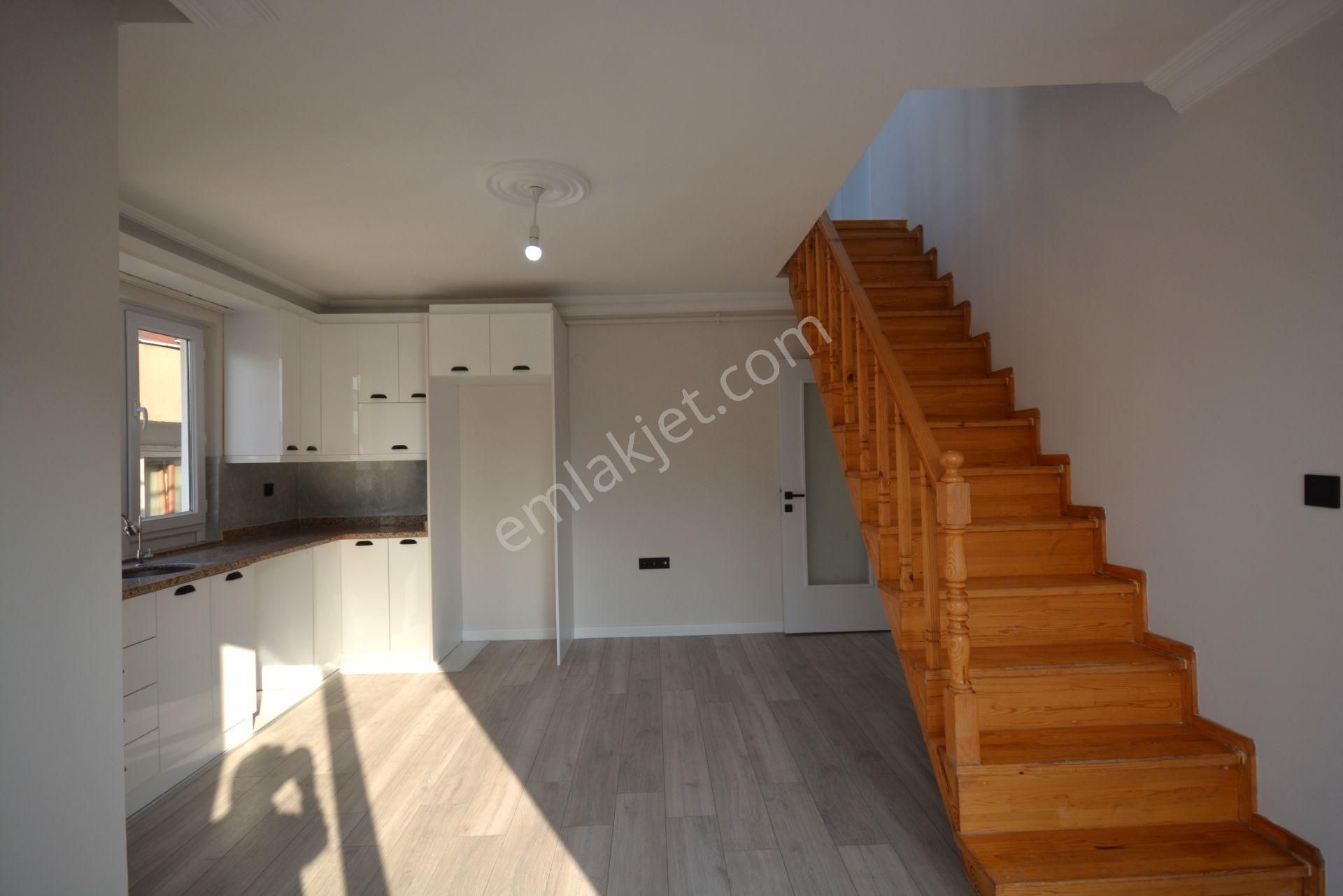 Satılık 120 Mk. Metroya Yakın Konumda 3+1 Daire - Görsel 2