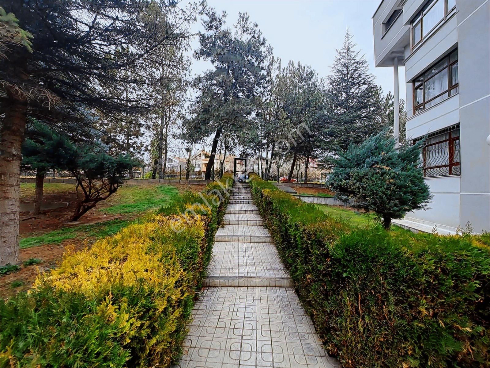 ''eryaman Efor''dan Okul Çarşı Yanı Kombili 3+1 Satılık Daire''.