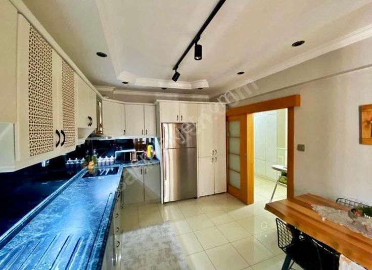 Prestijli Konumda, Tramvay Karşısı 4+1 Lüks Daire - Görsel 12