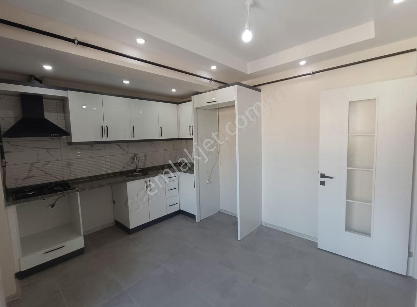 Namıkkemal Mah.de Müstakil Otoparklı Satılık 2+1 Daire - Görsel 19