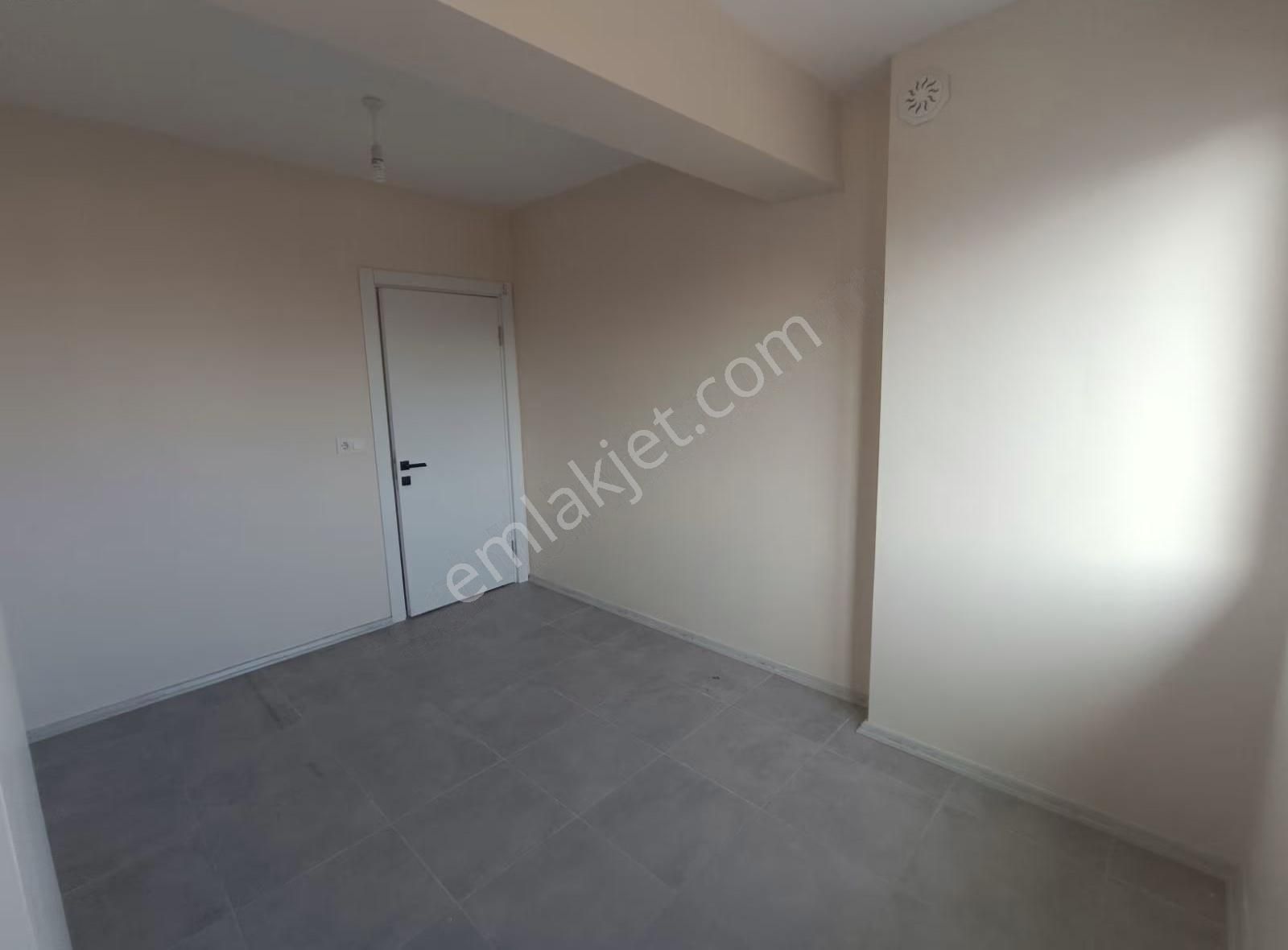 Namıkkemal Mah.de Müstakil Otoparklı Satılık 2+1 Daire - Görsel 30