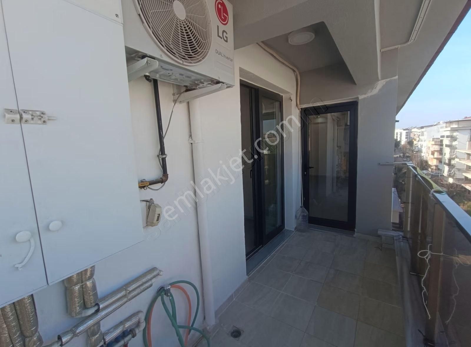 Namıkkemal Mah.de Müstakil Otoparklı Satılık 2+1 Daire - Görsel 6
