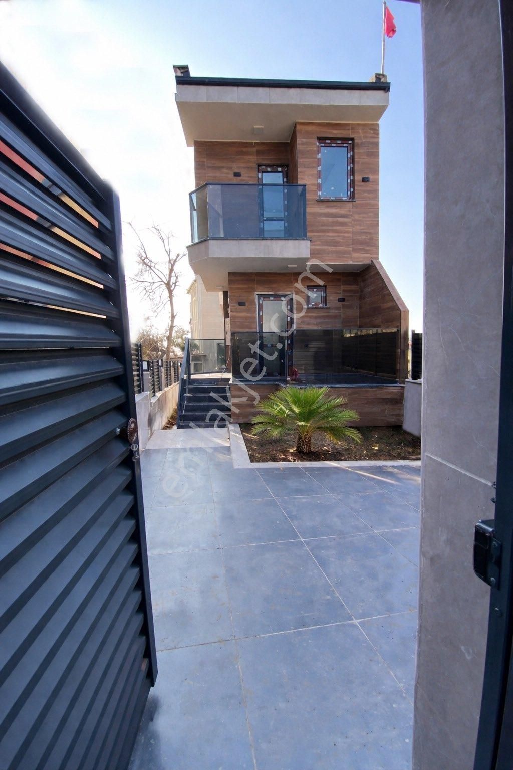 Marmara Ereğlisi Dereağzı- Modern Tasarım-denize 100 Mt Lüx Villa