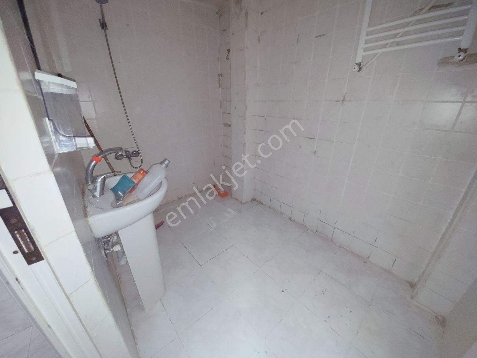 Alp Arslan Lisesine, E-5 Yakin 2+1 90m2 Banyo Wc Ayri Kombili - Görsel 2