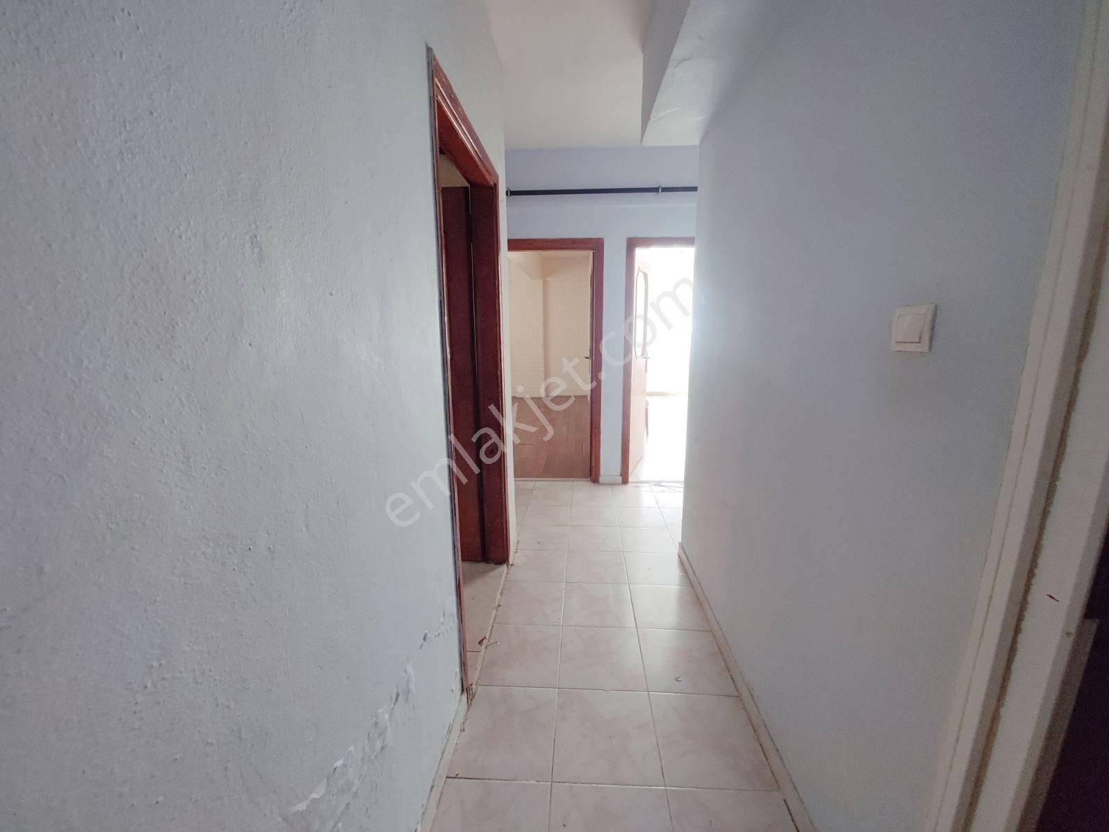 Alp Arslan Lisesine, E-5 Yakin 2+1 90m2 Banyo Wc Ayri Kombili - Görsel 20