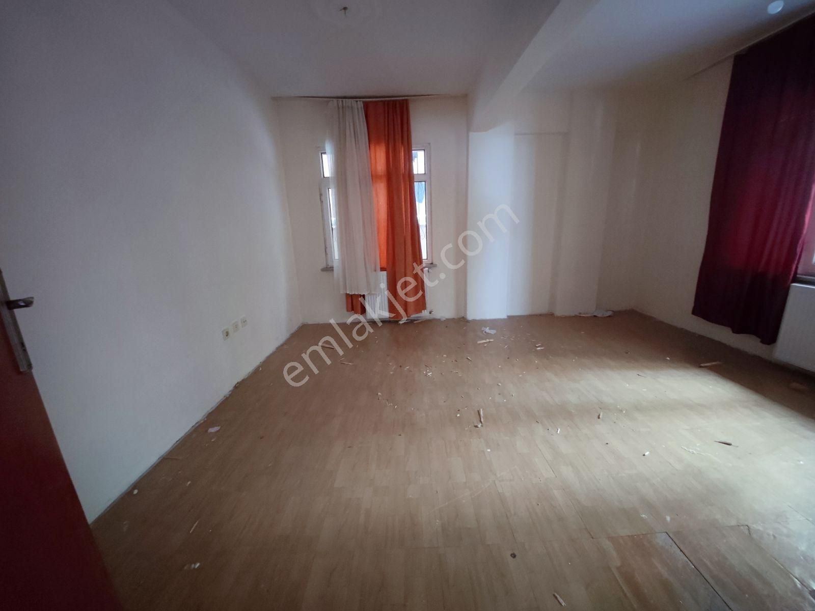 Alp Arslan Lisesine, E-5 Yakin 2+1 90m2 Banyo Wc Ayri Kombili - Görsel 12