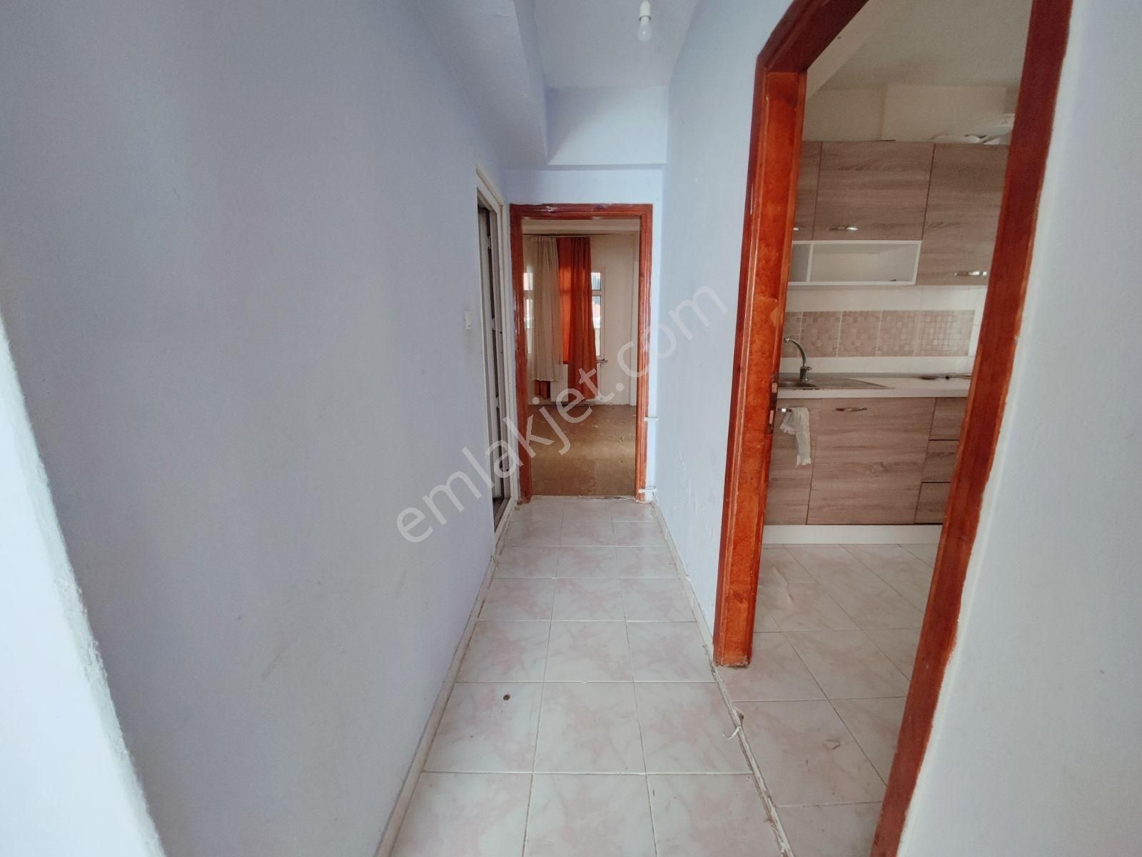 Alp Arslan Lisesine, E-5 Yakin 2+1 90m2 Banyo Wc Ayri Kombili - Görsel 18