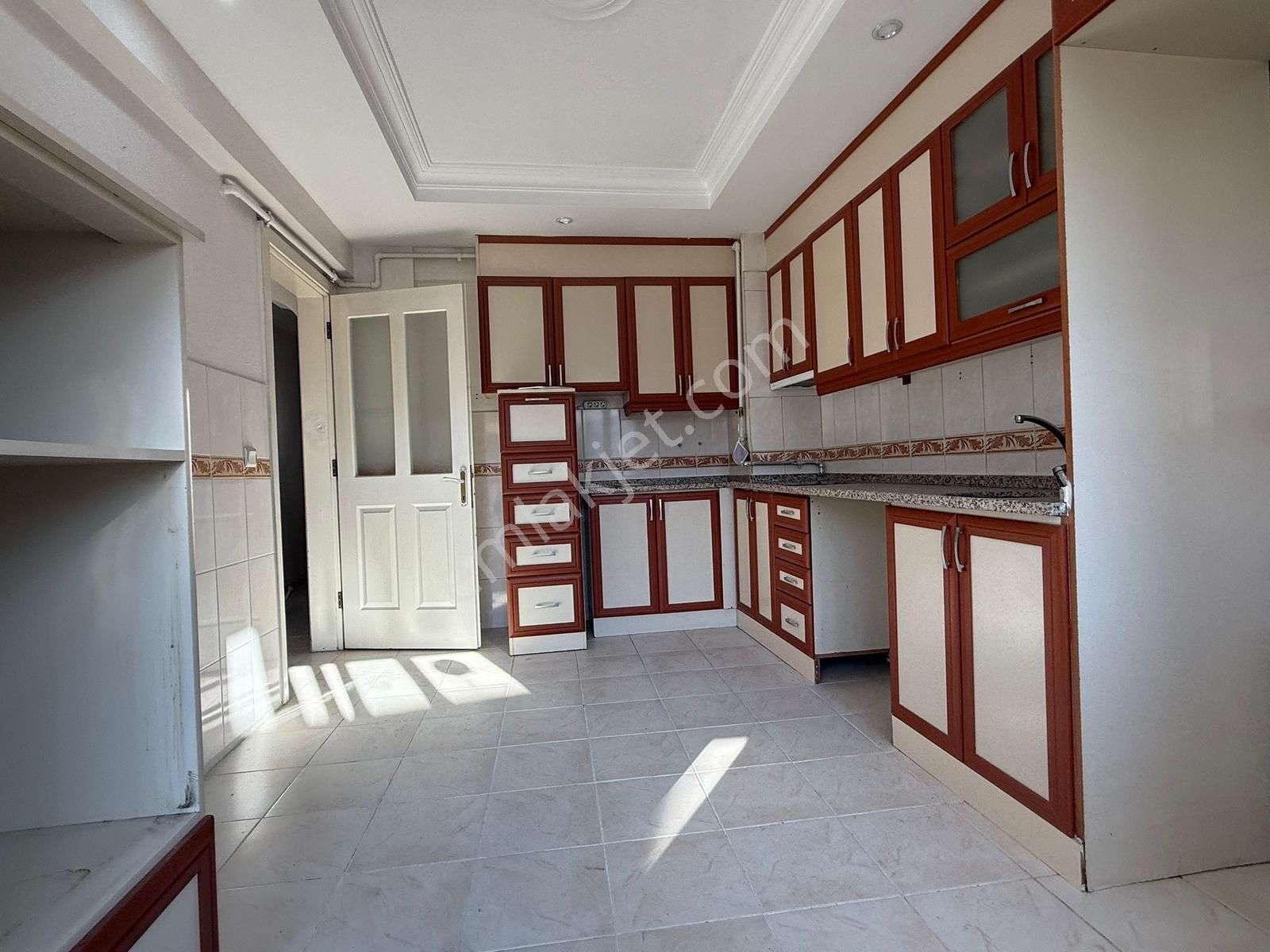 Binyapı'dan Çaybaşı Cad. Yakını 3+1 Bakımlı Daire ! - Görsel 9