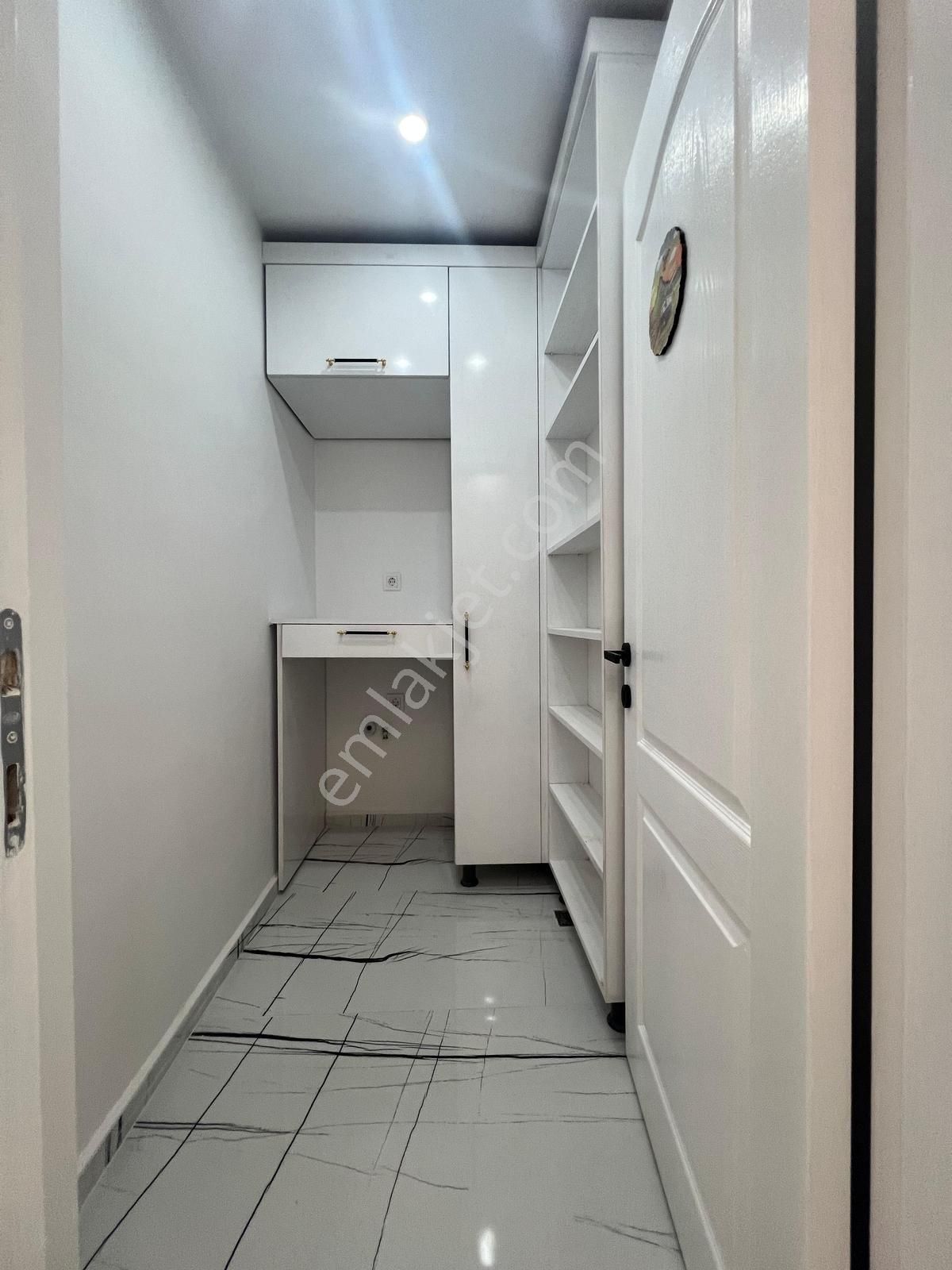 Mithatpaşa Cd Yakını Otoparklı Genç Bina'da 2+1 Ful Yapılı Daire - Görsel 18