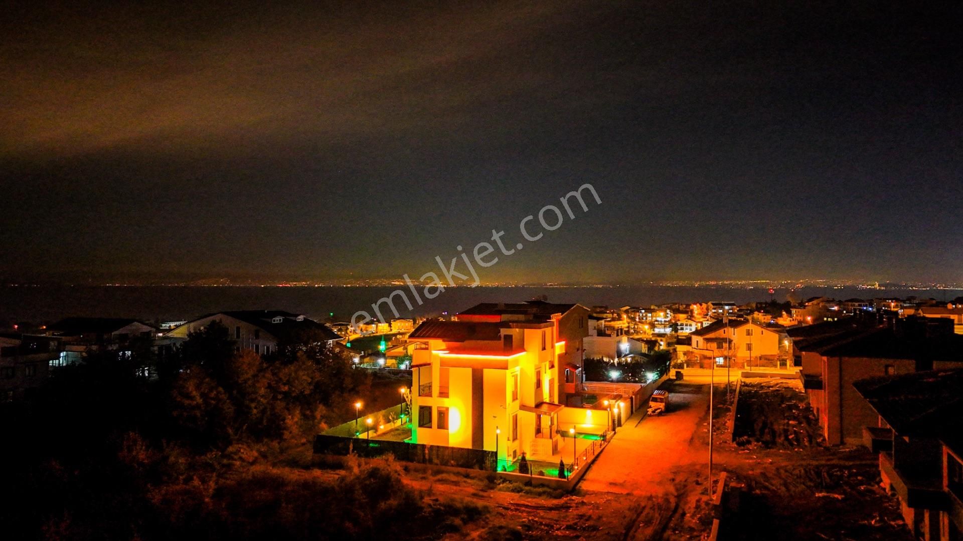 Yalova Kadıköy'de Deniz Manzaralı Satılık Müstakil Villa - Görsel 2