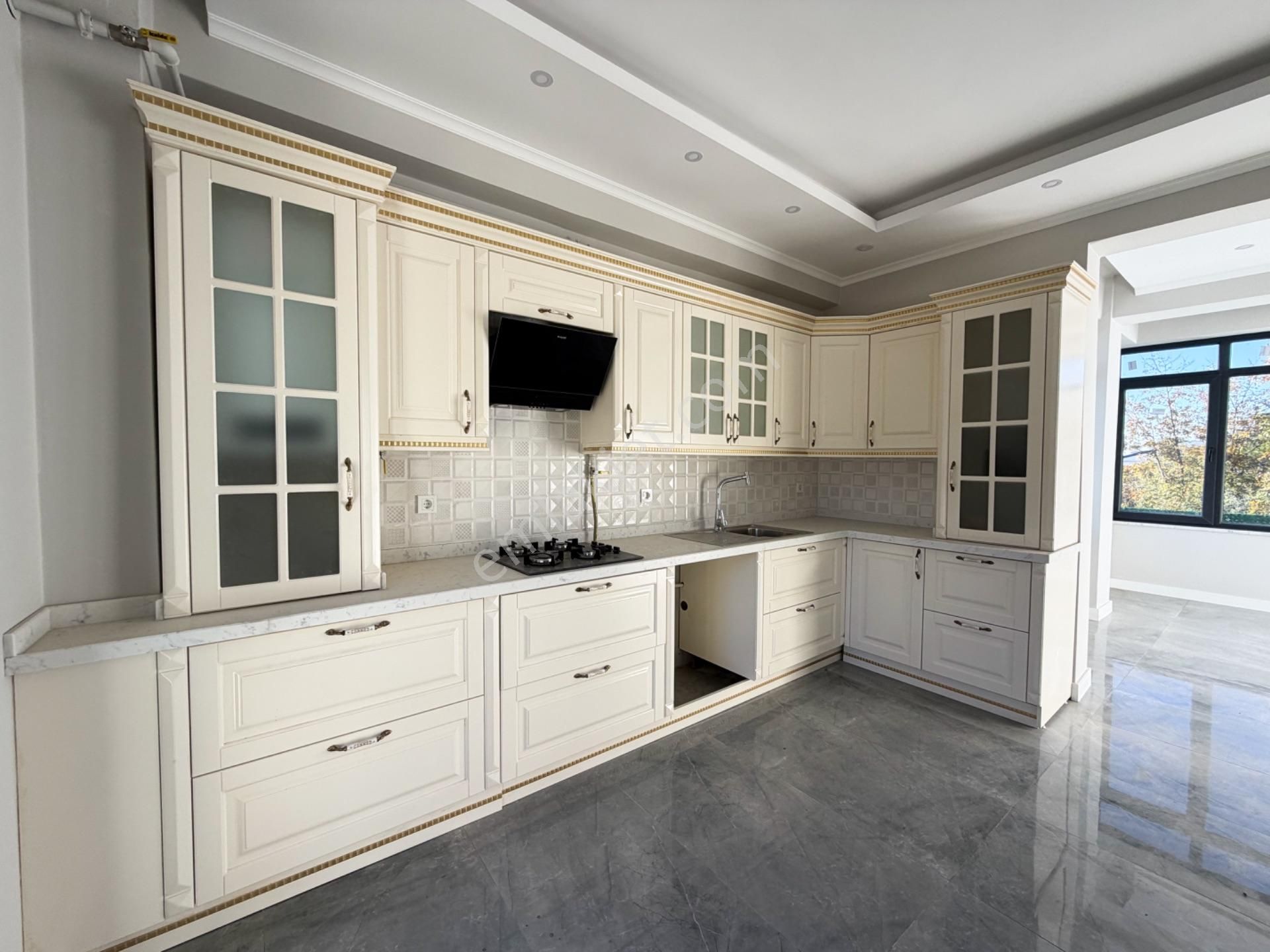 Yalova Kadıköy'de Deniz Manzaralı Satılık Müstakil Villa - Görsel 12