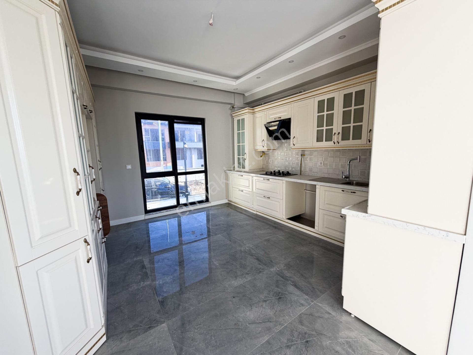 Yalova Kadıköy'de Deniz Manzaralı Satılık Müstakil Villa - Görsel 11