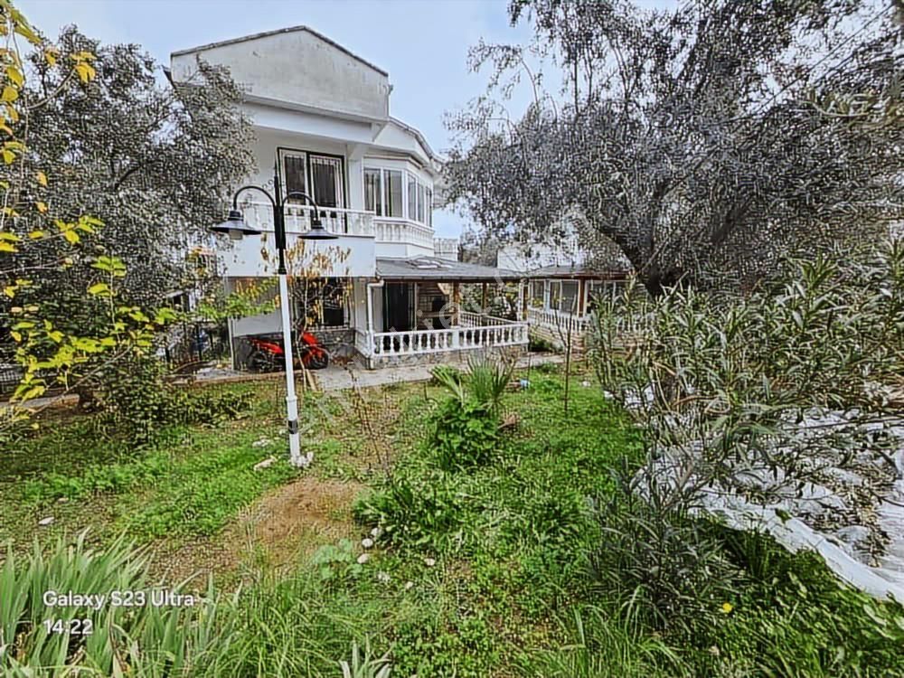 Eu Gayrimenkulden Yetkili Geniş Bahçeli Tek Müstakil Villa