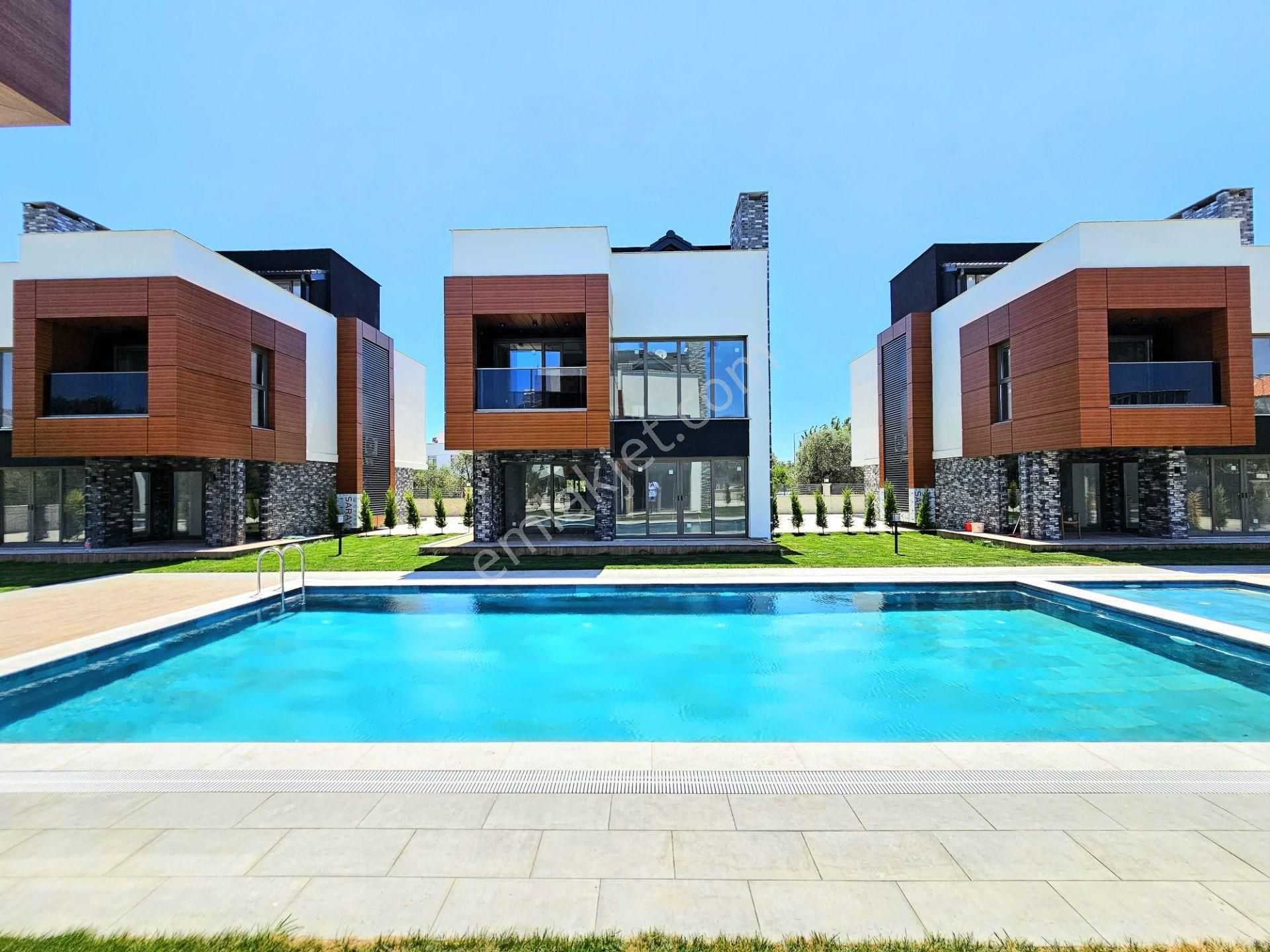 ▶ ▶ Akçay Körfez'den Güre'de Denize 500 Mt Site İçinde Havuzlu 4+1 Sıfır Villa