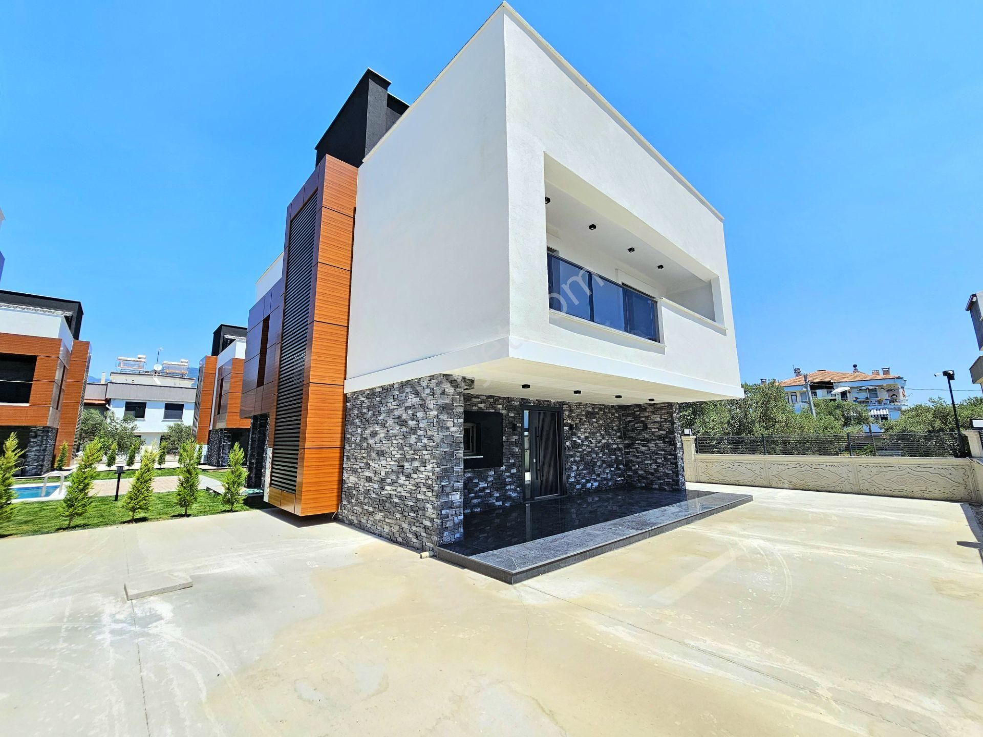 ▶ ▶ Akçay Körfez'den Güre'de Denize 500 Mt Site İçinde Havuzlu 4+1 Sıfır Villa - Görsel 6