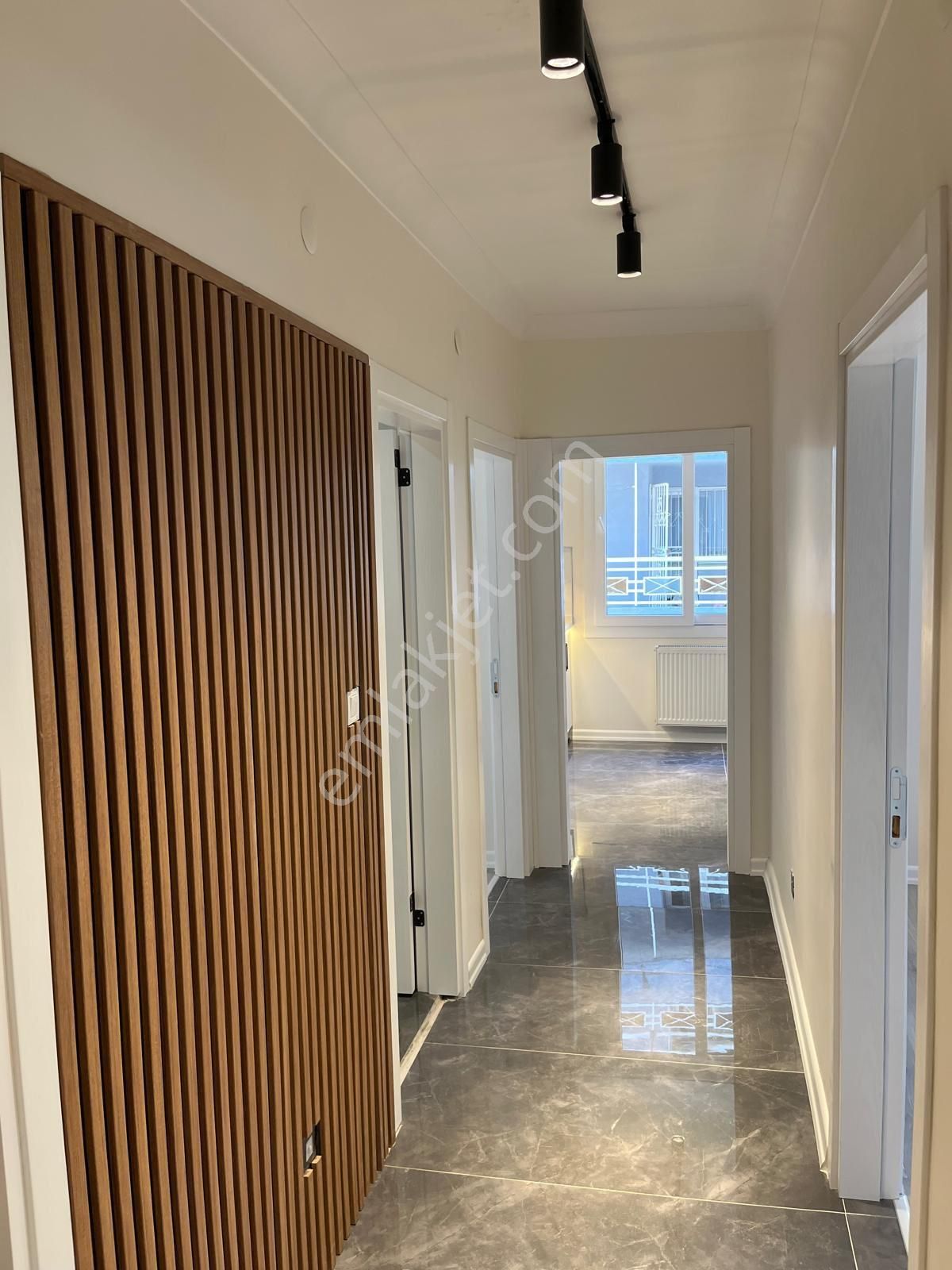 İzmir Güzelyalıda Satılık Lüks 3+1 Daire - Görsel 11