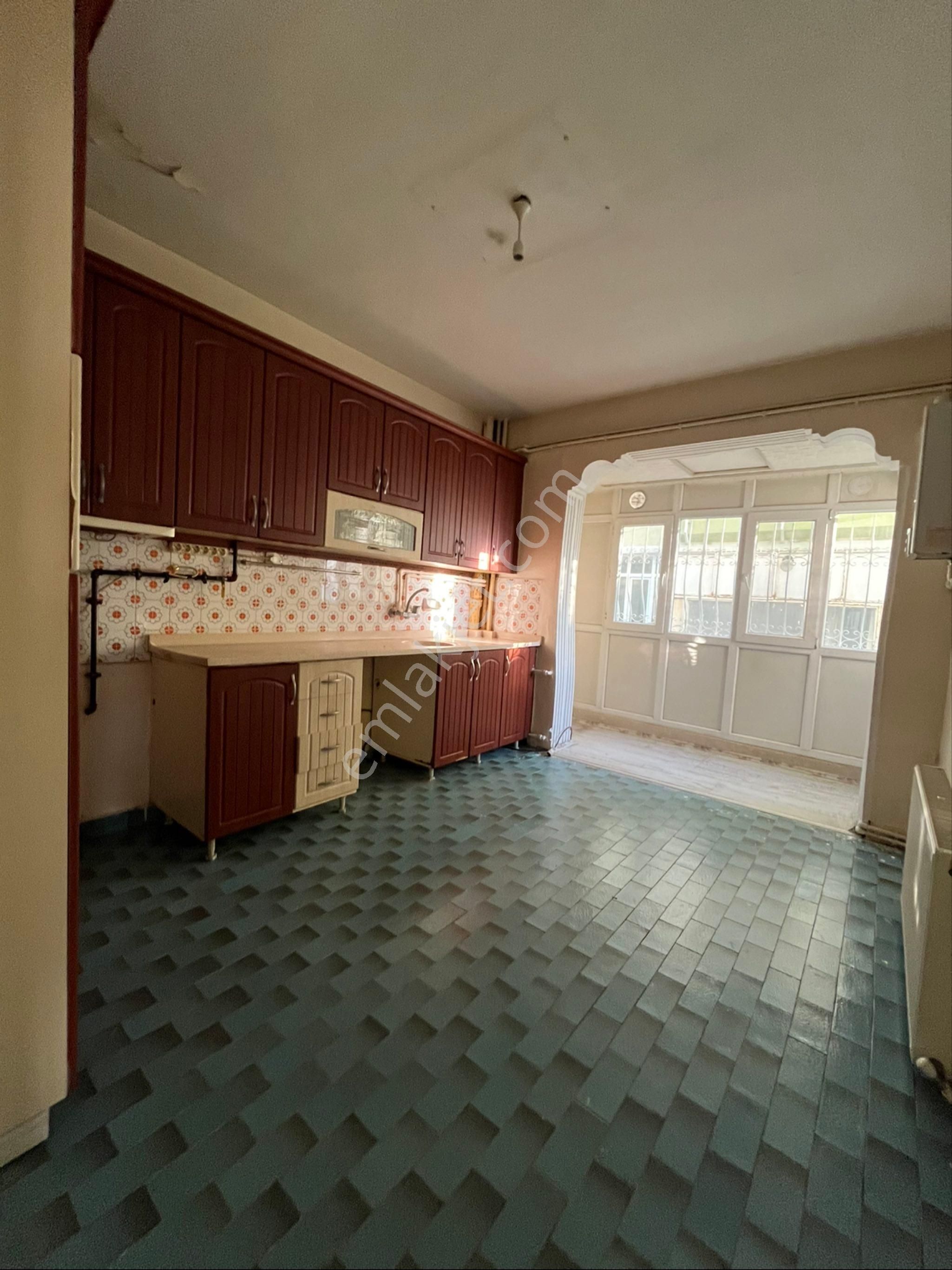 Fatih Işıklat Mahallesi Satılık 3+1 Daire