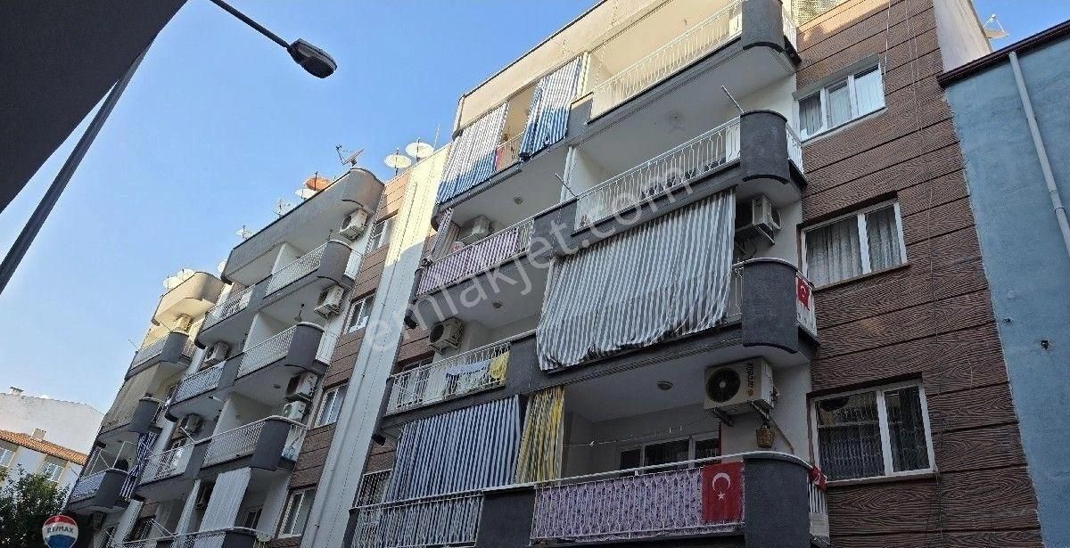 Meşrutiyet Mahallesinde Satılık 3+1 Doğalgazlı Daire