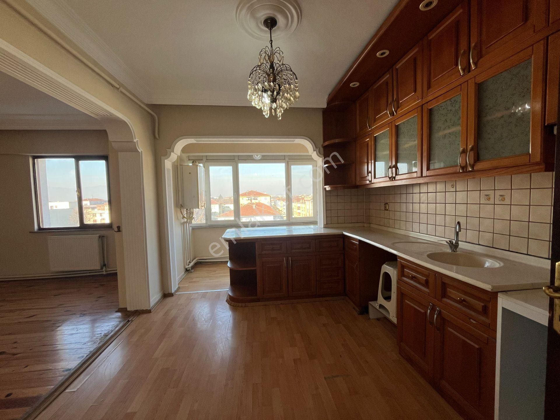 Bir Emlak'tan Şerefiye Mahallesi'nde 3+1 135 M2 Satılık Daire - Görsel 15