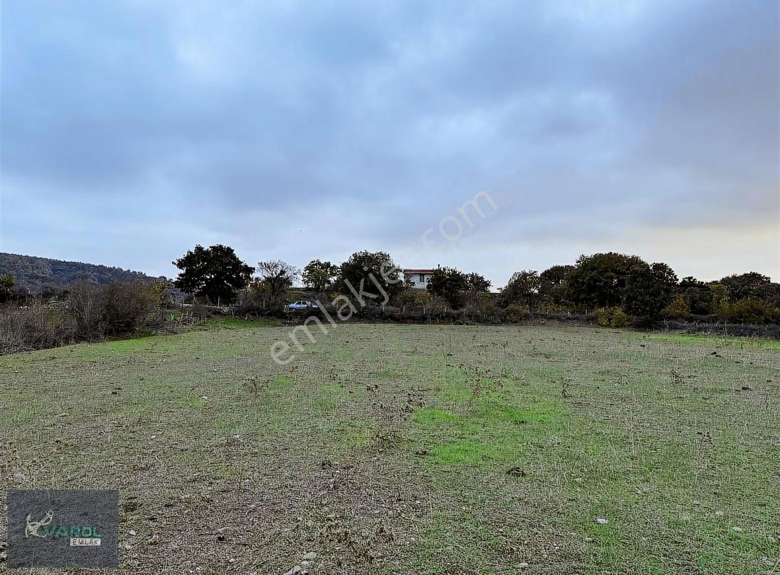 Süleyman Köyde 9000m² Kadastro Yolu Olan Tarla - Görsel 20