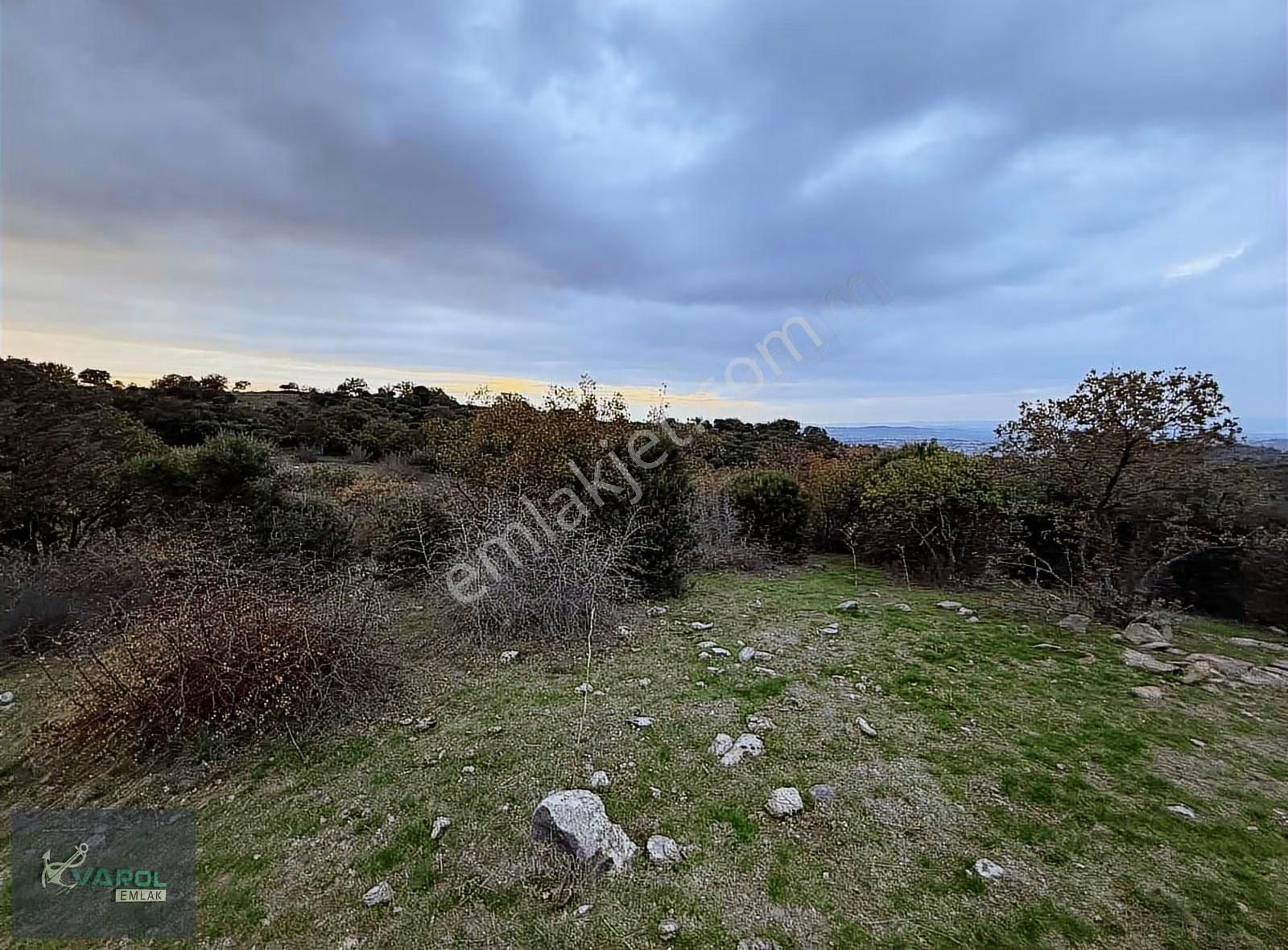 Süleyman Köyde 9000m² Kadastro Yolu Olan Tarla - Görsel 27