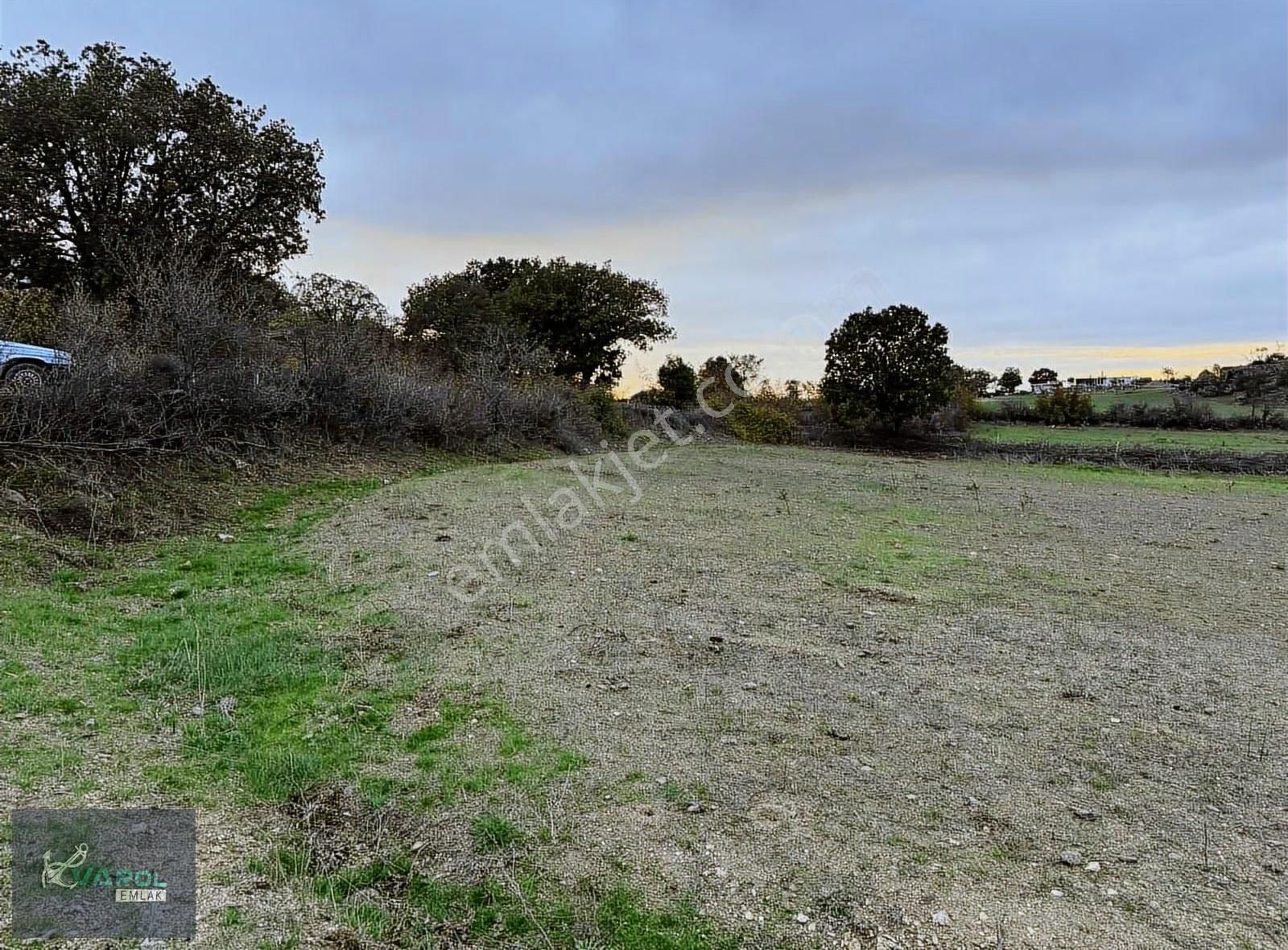 Süleyman Köyde 9000m² Kadastro Yolu Olan Tarla - Görsel 11