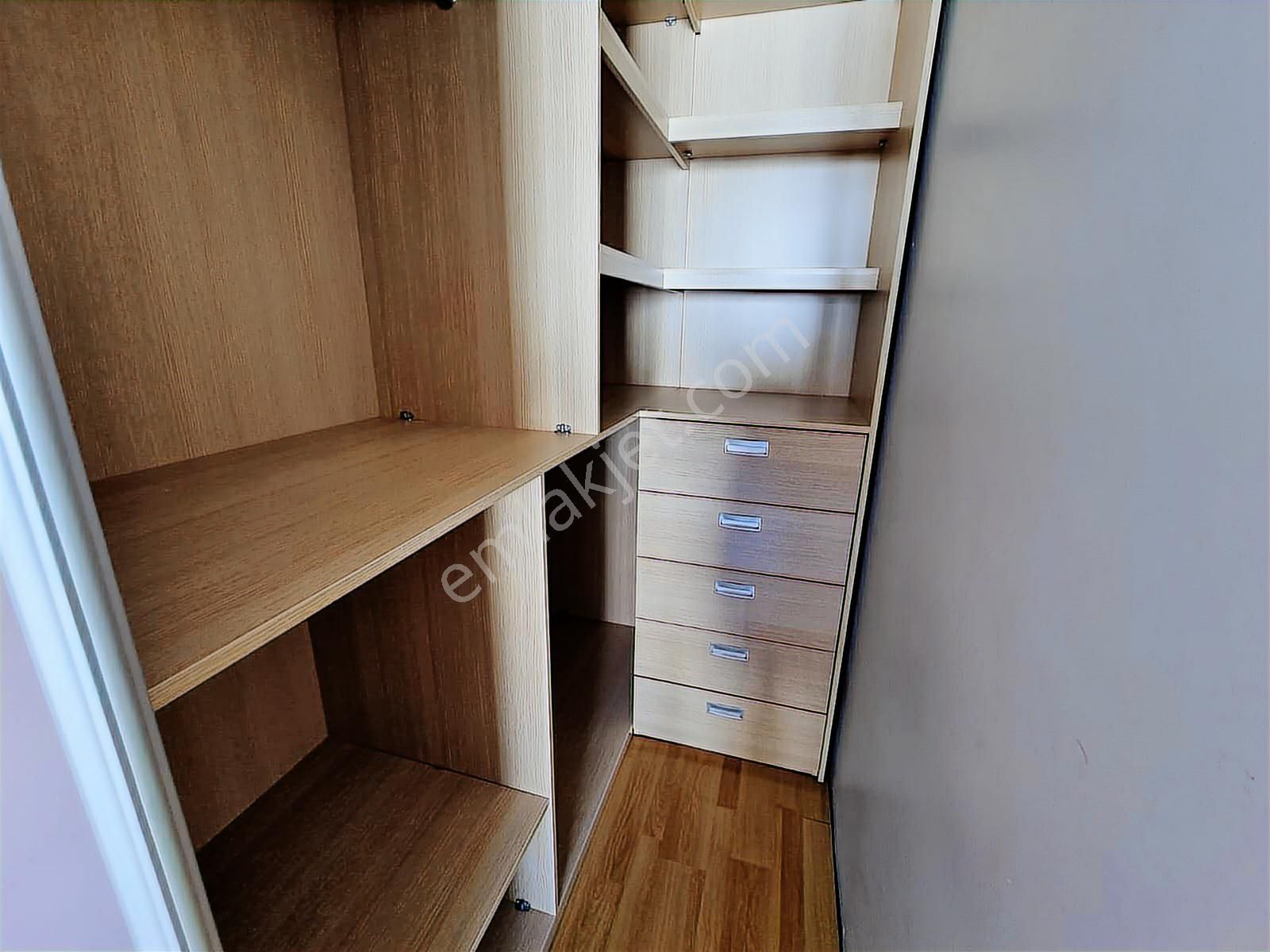 Pendik Esenyalı Mahallesinde 4+2 Satılık Dubleks Fırsat Daire - Görsel 14