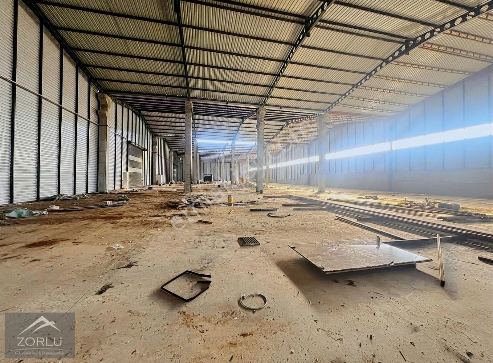 Zorlu'dan E-5 Üzeri Kiralık Depo Fabrika 4000 M2 Kapalı 1000açık - Görsel 2