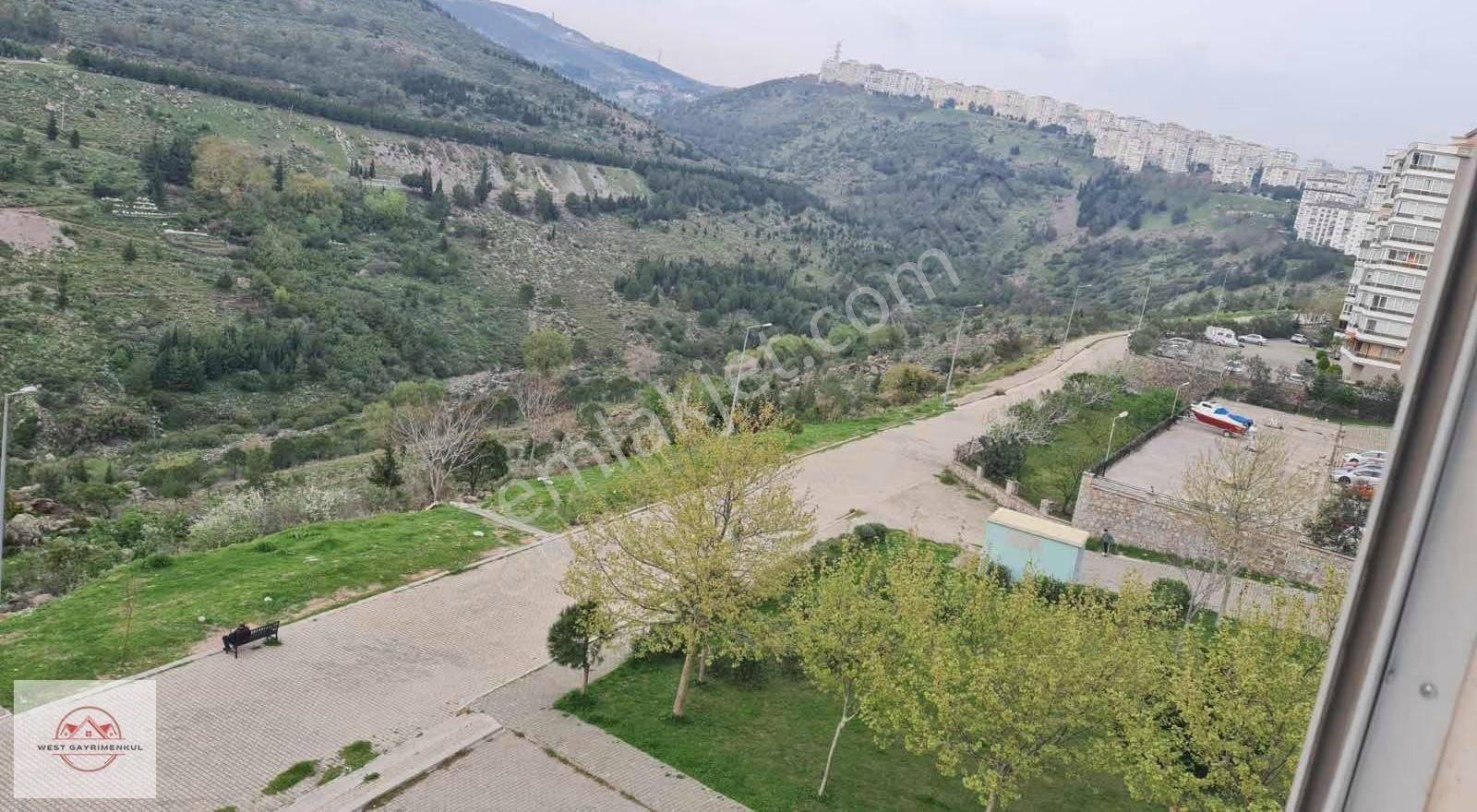 Bornova Evka 4'te Satılık Kapalı Mutfaklı 135m² 3+1 Daire - Görsel 8