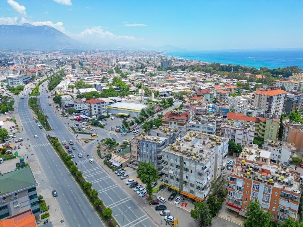 Alanya Yalı Taksi Cadde Üzerinde Tespo Market Civ.satılık 3+1 Asansörlü Daire - Görsel 2