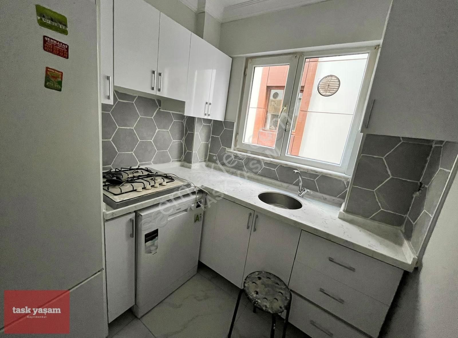 Valikonağına 100metre Yenilenmiş 2.5+1 Kısa Dönem Kiralık Daire - Görsel 9