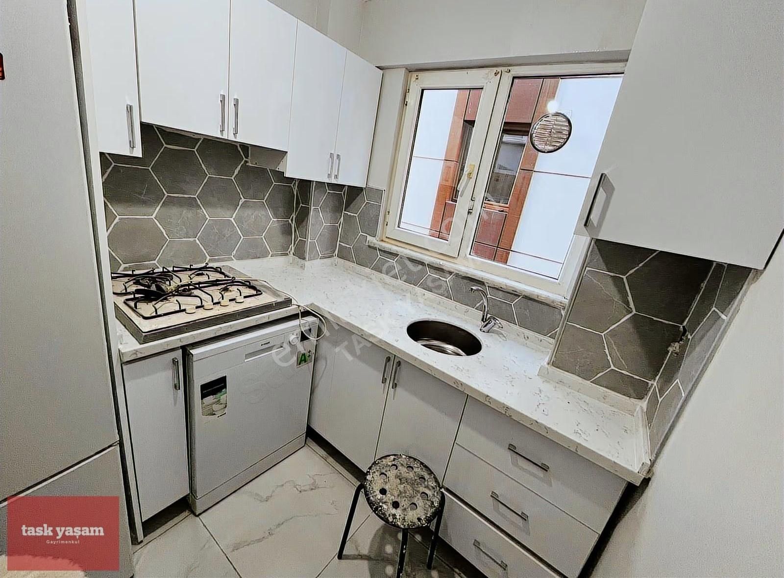 Valikonağına 100metre Yenilenmiş 2.5+1 Kısa Dönem Kiralık Daire - Görsel 11