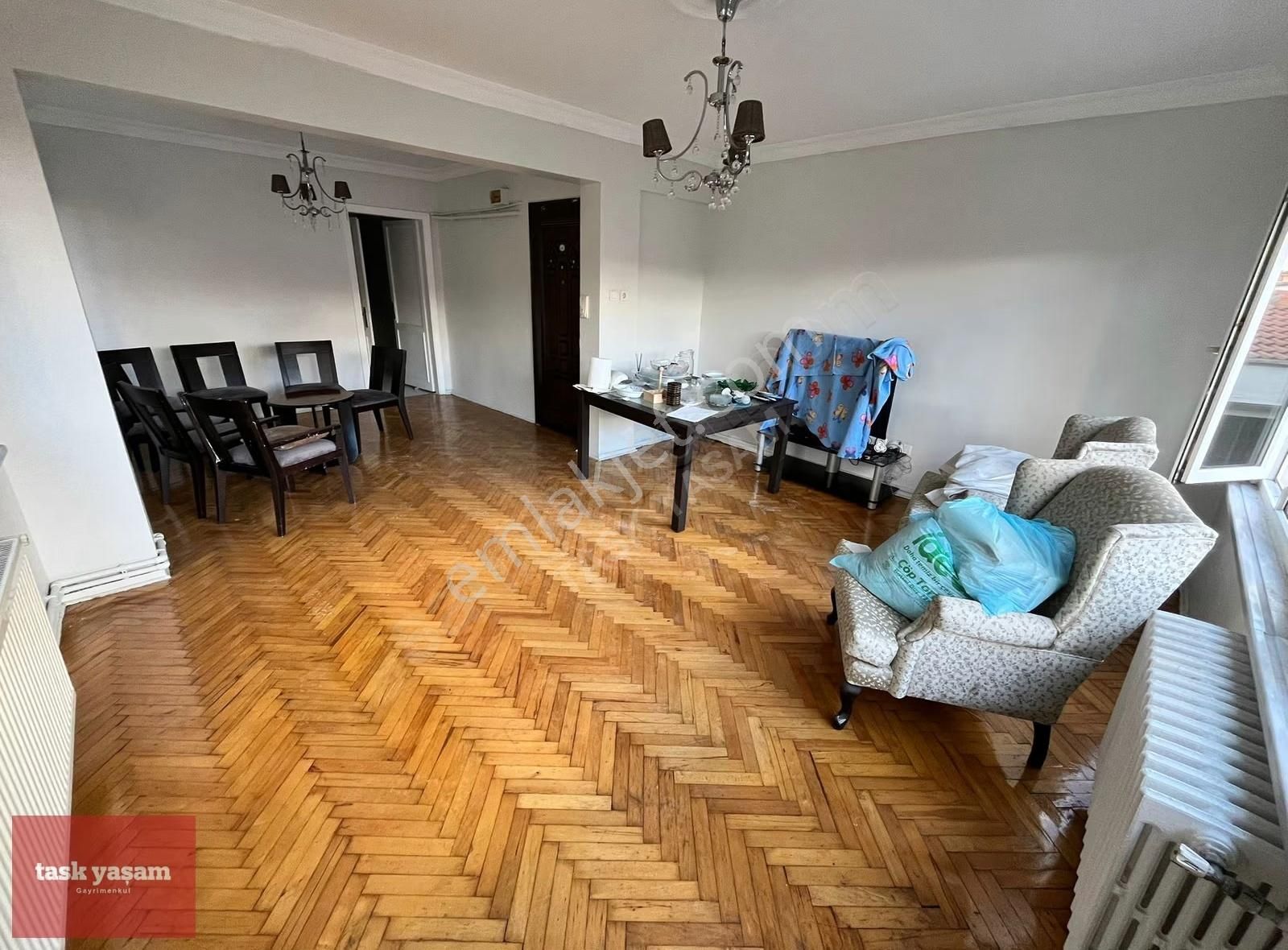 Valikonağına 100metre Yenilenmiş 2.5+1 Kısa Dönem Kiralık Daire - Görsel 5