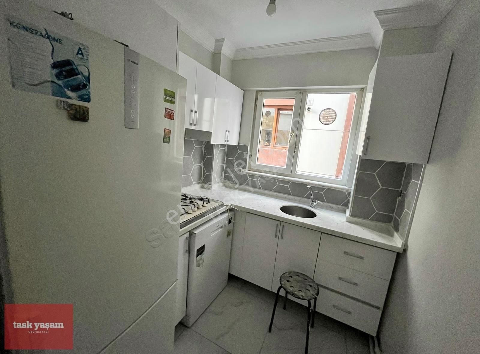 Valikonağına 100metre Yenilenmiş 2.5+1 Kısa Dönem Kiralık Daire - Görsel 4