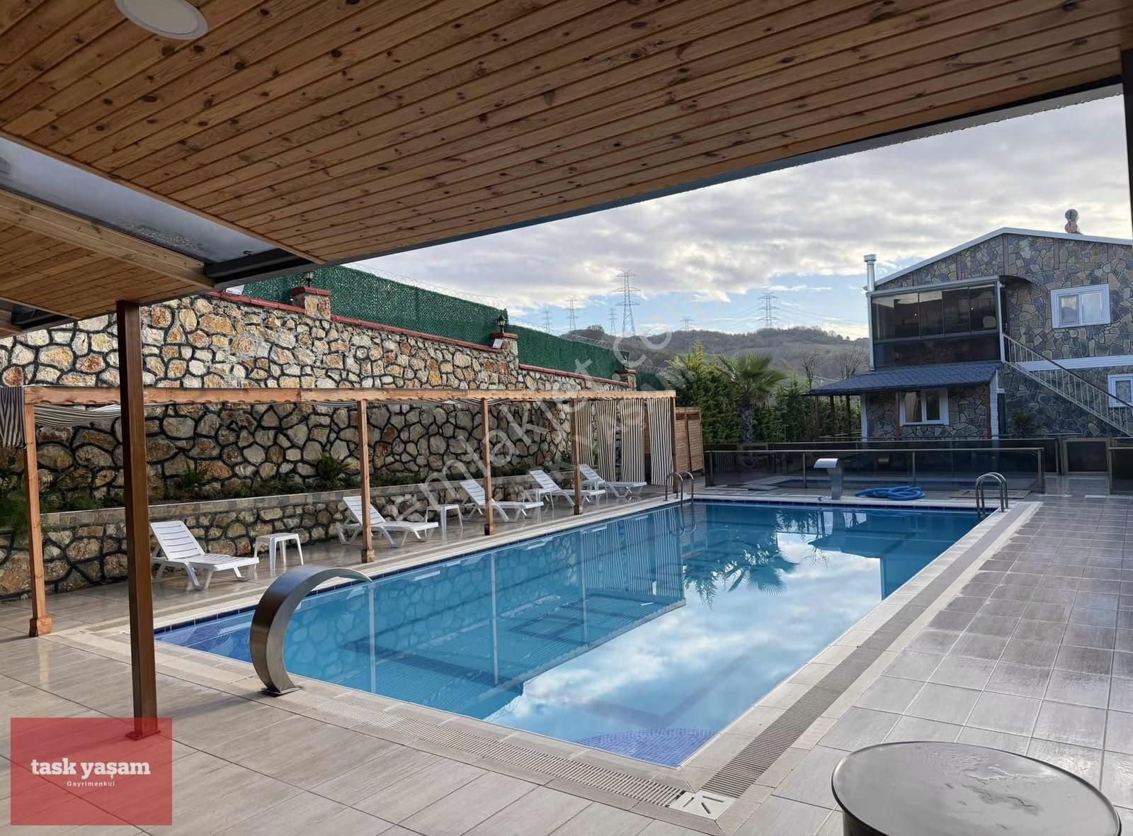 Derince Karagöllü'de 8+2 Özel Yaşam - Muhteşem Arazi - Görsel 13