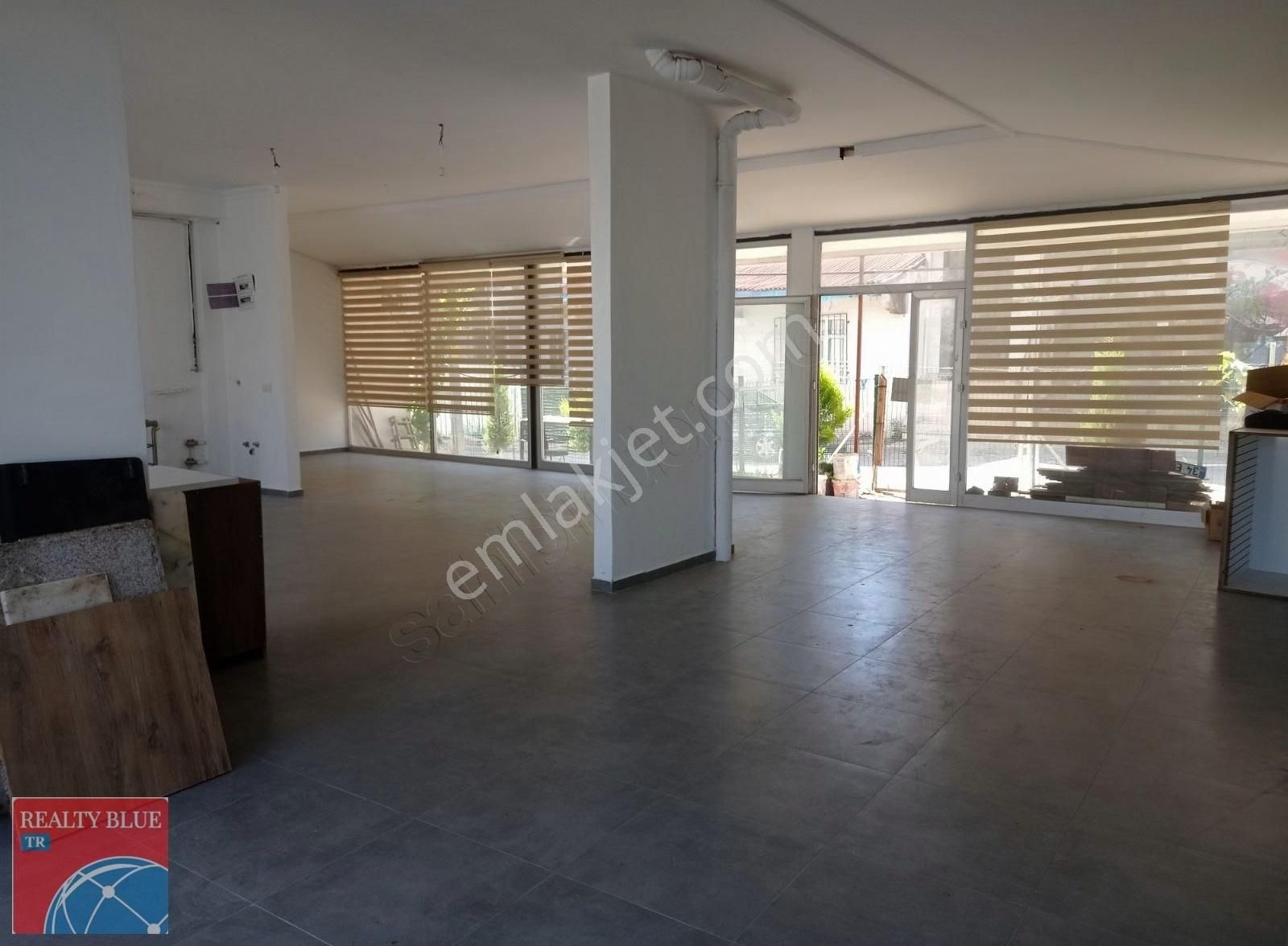 Sultanbeyli Necip Fazıl Mah Trabzon Cad 160m2 Kiralık İşyeri