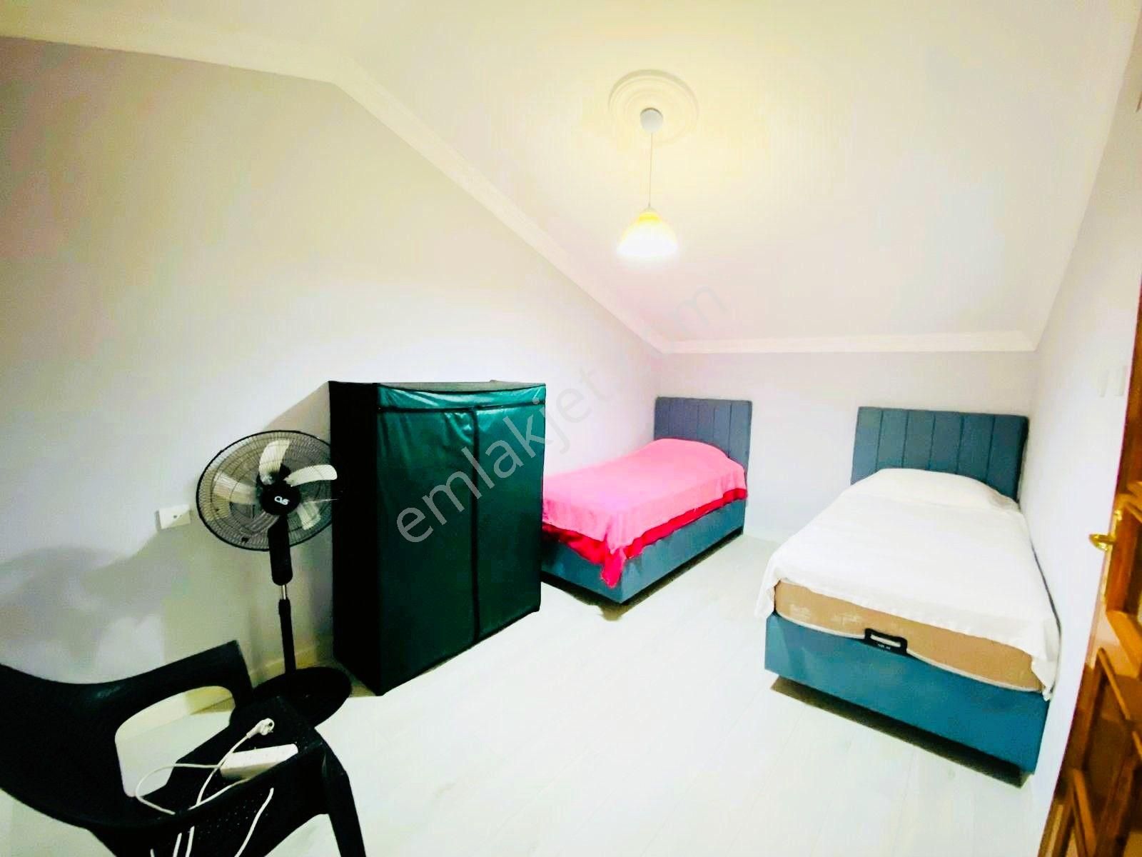 Yeniçiftlikte Kullanıma Hazır Merkezi Konumda Eşyalı 5+1 Villa Yazlık - Görsel 27