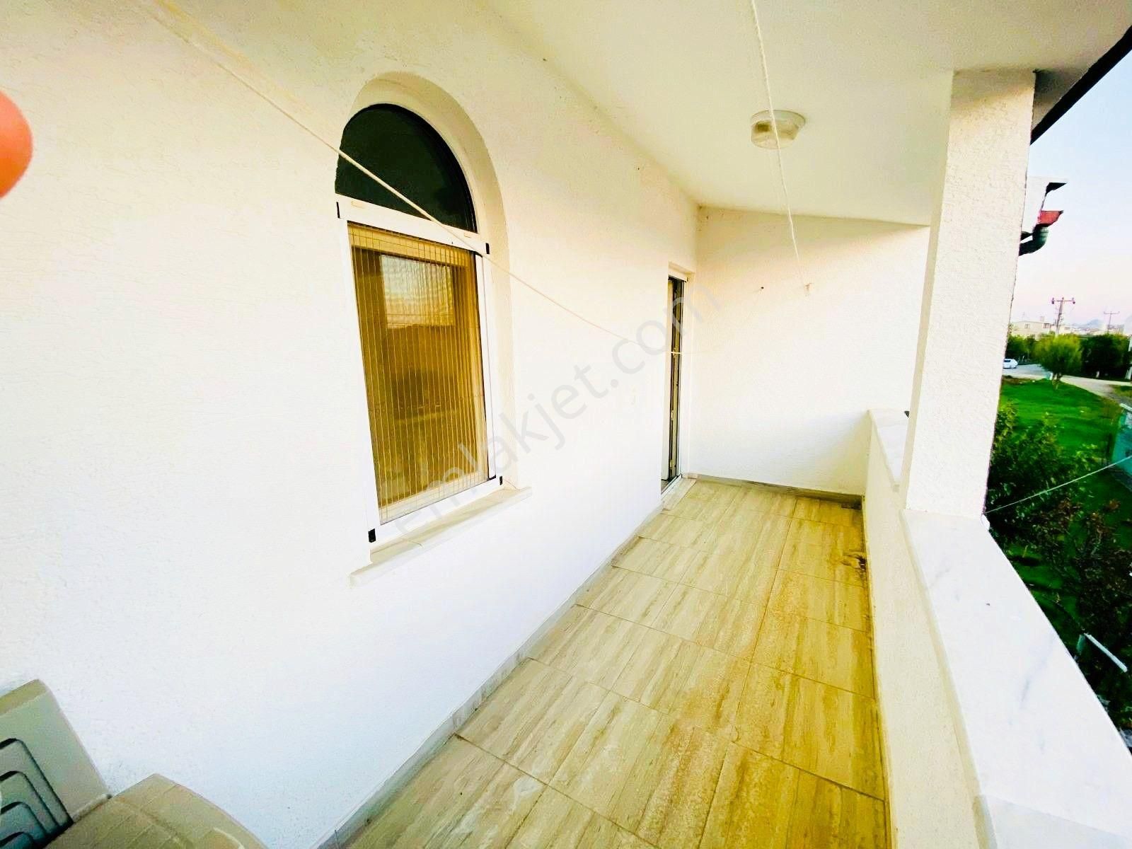 Yeniçiftlikte Kullanıma Hazır Merkezi Konumda Eşyalı 5+1 Villa Yazlık - Görsel 25