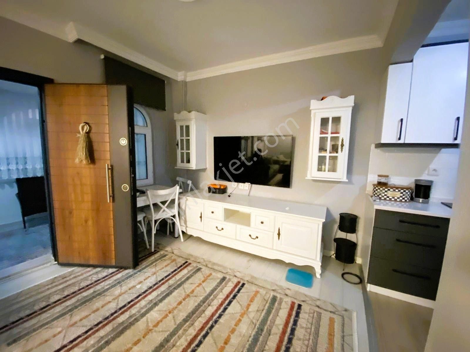 Yeniçiftlikte Kullanıma Hazır Merkezi Konumda Eşyalı 5+1 Villa Yazlık - Görsel 33