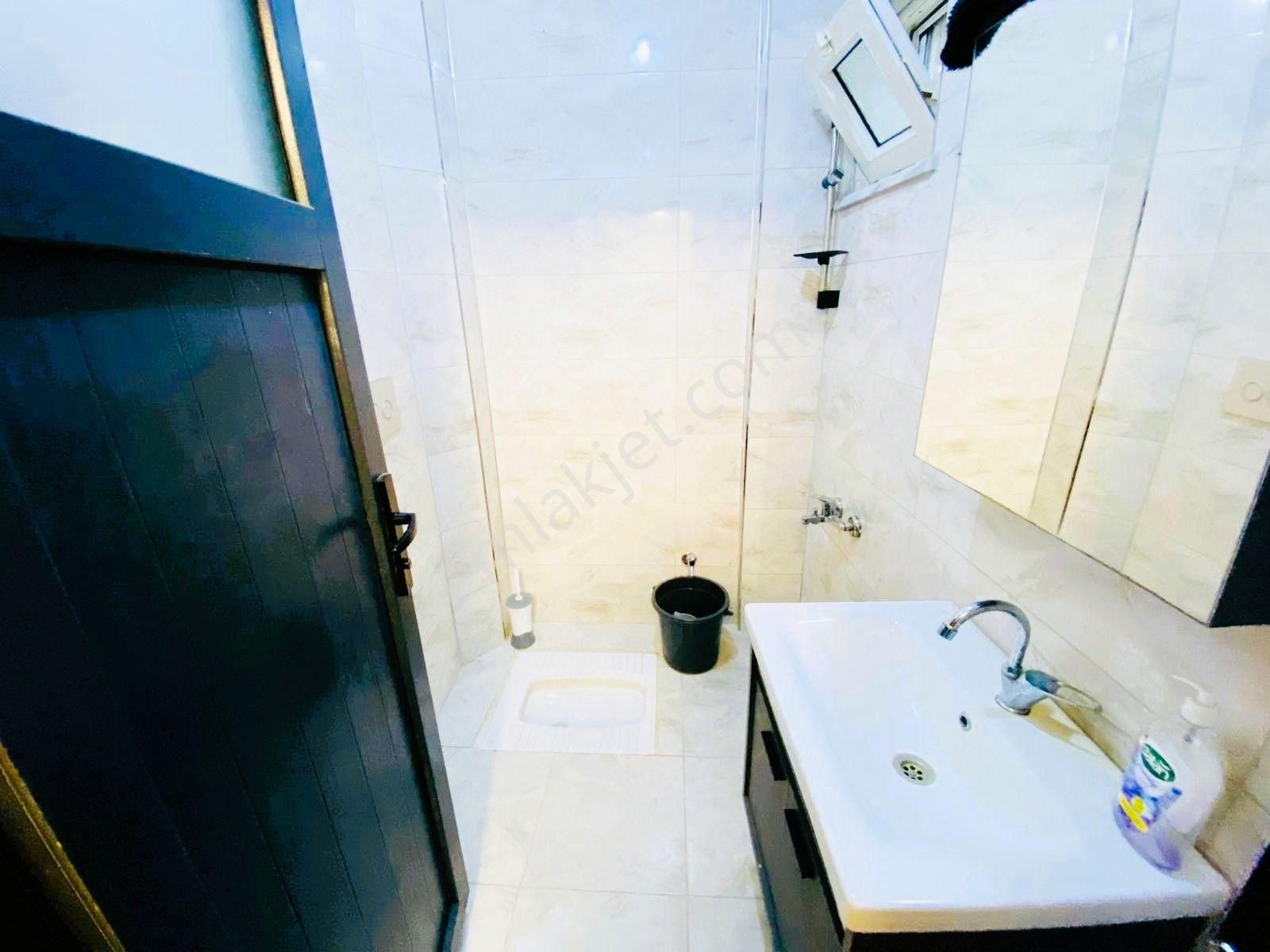 Yeniçiftlikte Kullanıma Hazır Merkezi Konumda Eşyalı 5+1 Villa Yazlık - Görsel 16