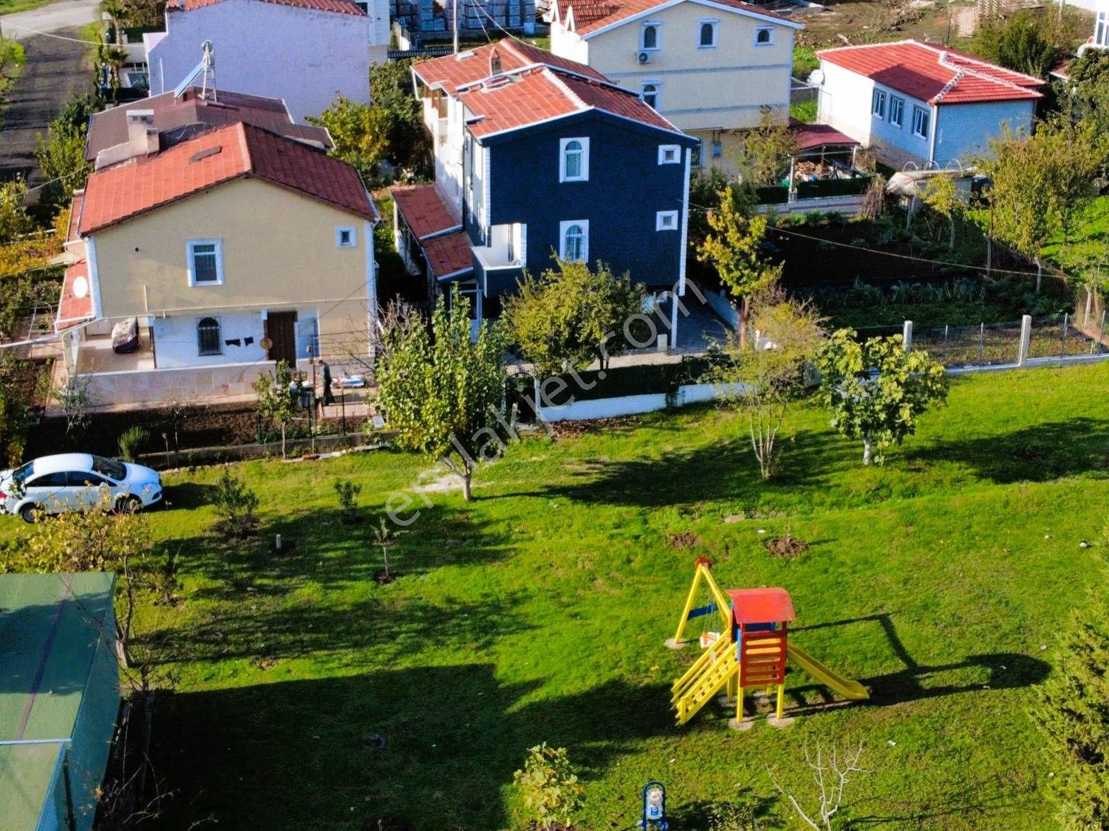 Yeniçiftlikte Kullanıma Hazır Merkezi Konumda Eşyalı 5+1 Villa Yazlık - Görsel 4