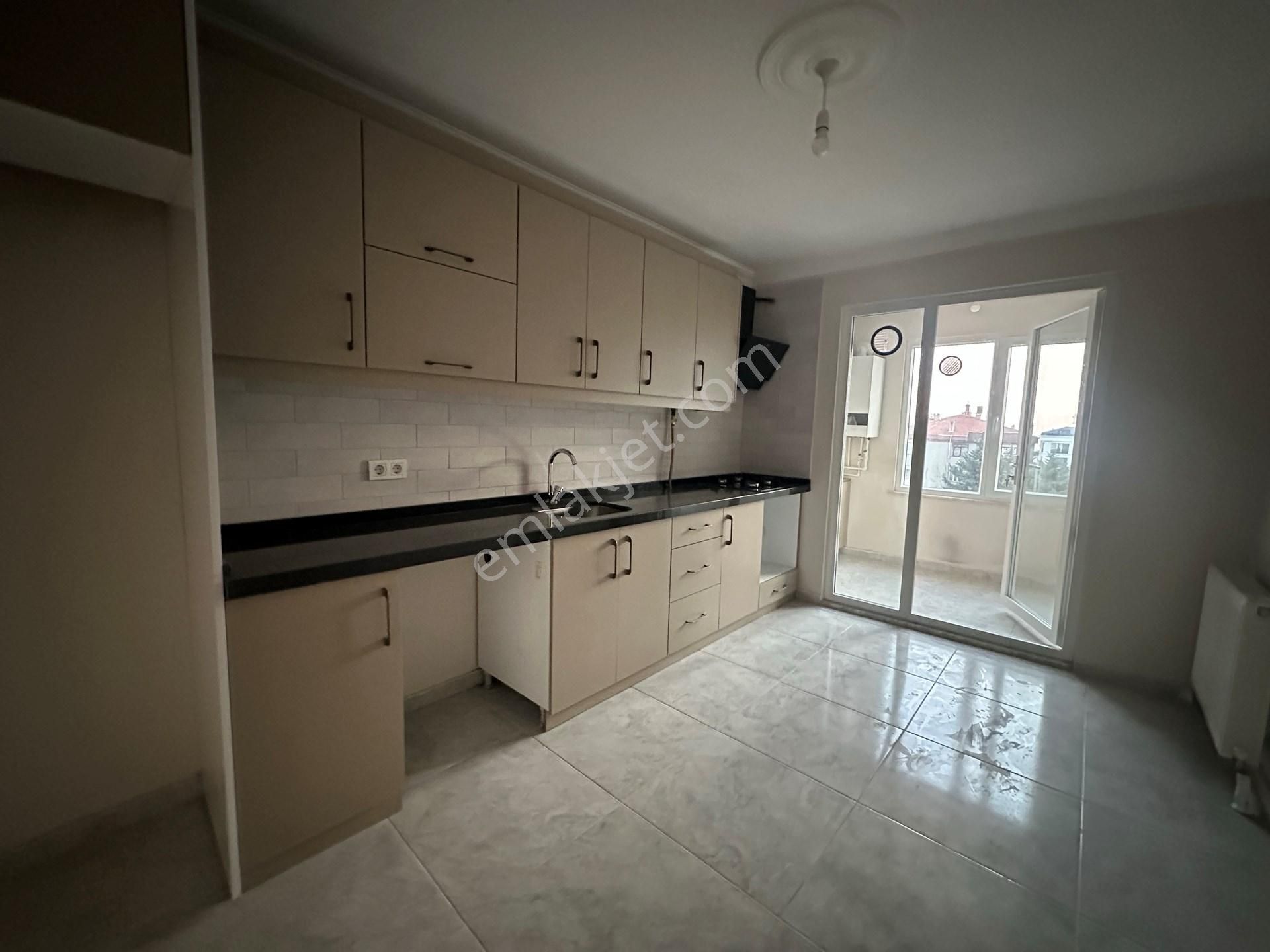 Büyükçekmece Fatih Mahallesi Sahile Yakın 3+2 Satılık Dubleks - Görsel 4